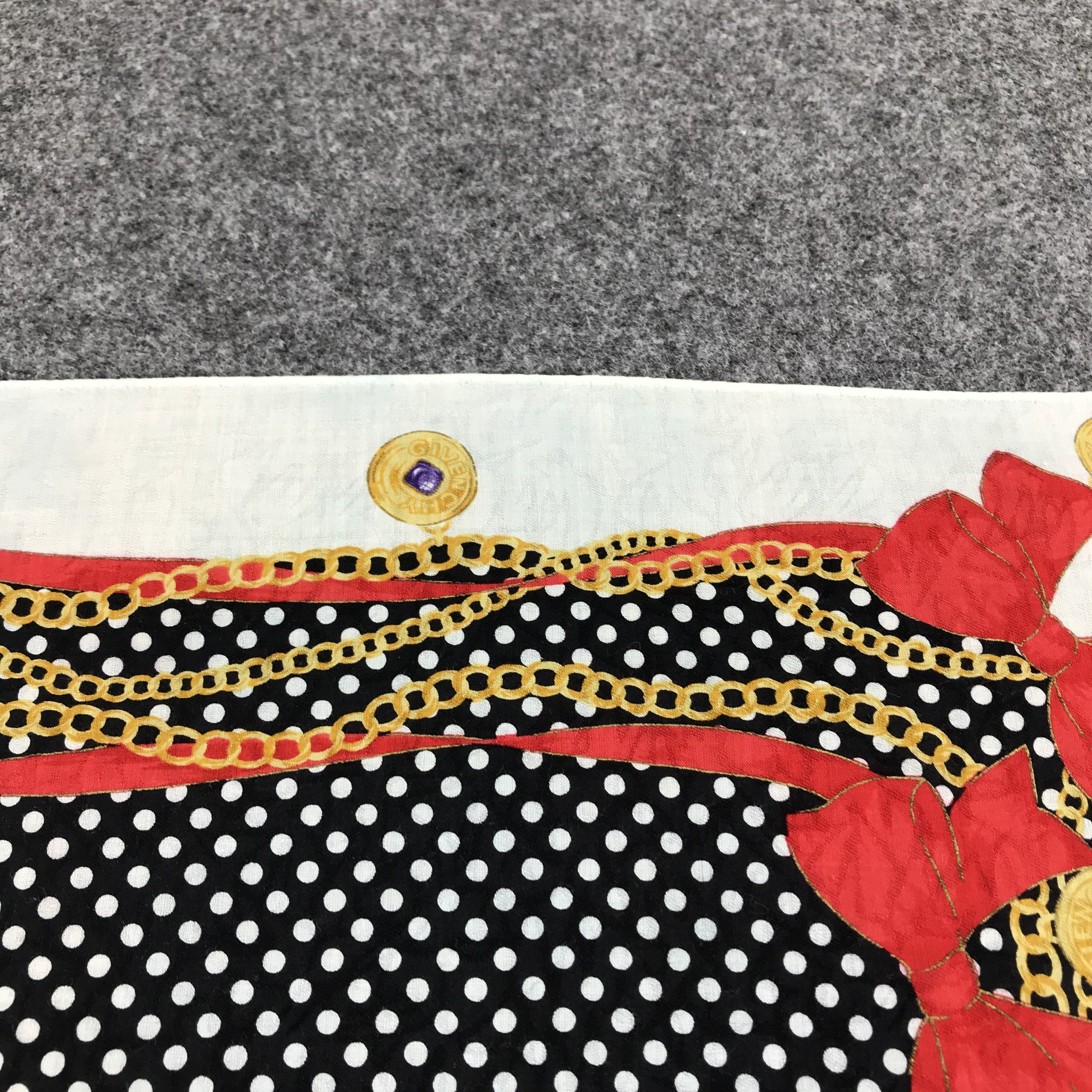 Givenchy Givenchy Luxury Handkerchief Neckerchief Bandana H398 Size ONE SIZE - 8 Thumbnail