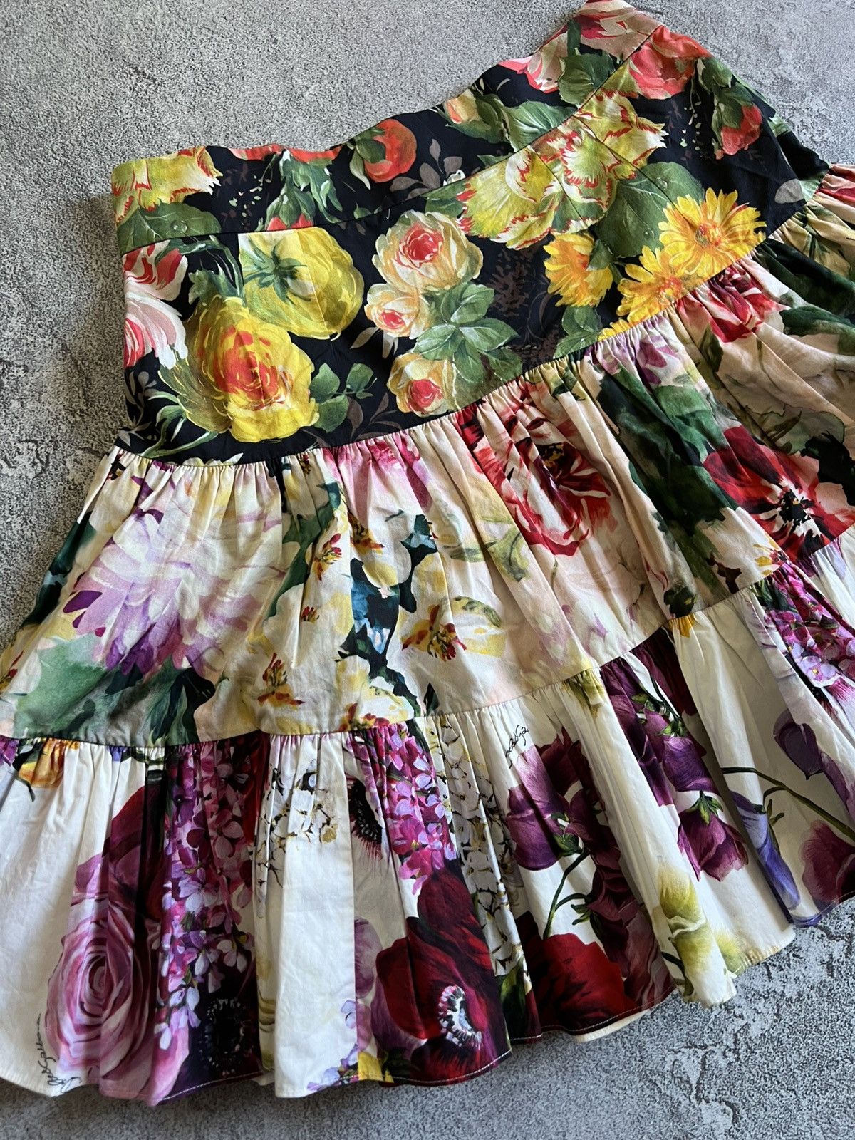 Dolce & Gabbana Dolce & Gabbana Floral Print Poplin Tiered Short Skirt Sz 40 Size 27" / US 4 / IT 40 - 5 Thumbnail