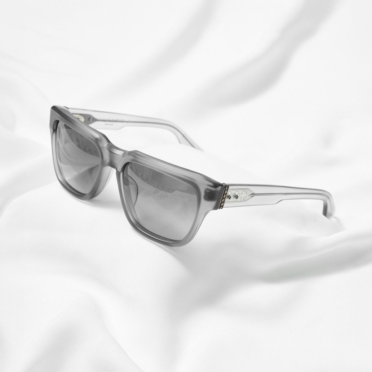 Chrome Hearts CHROME HEARTS MIDIXATHRILL I MATTE GREY SUNGLASSES Size ONE SIZE - 1 Thumbnail