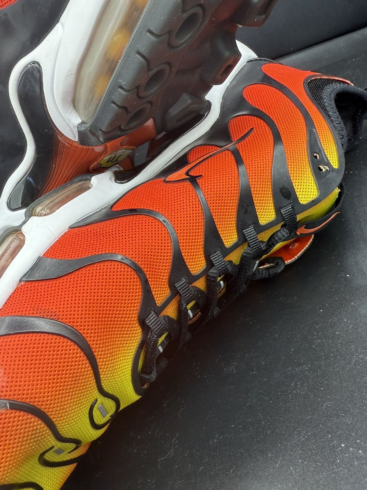 Nike NIKE AIR PLUS TN TIGER Size US 10 / EU 43 - 9 Thumbnail