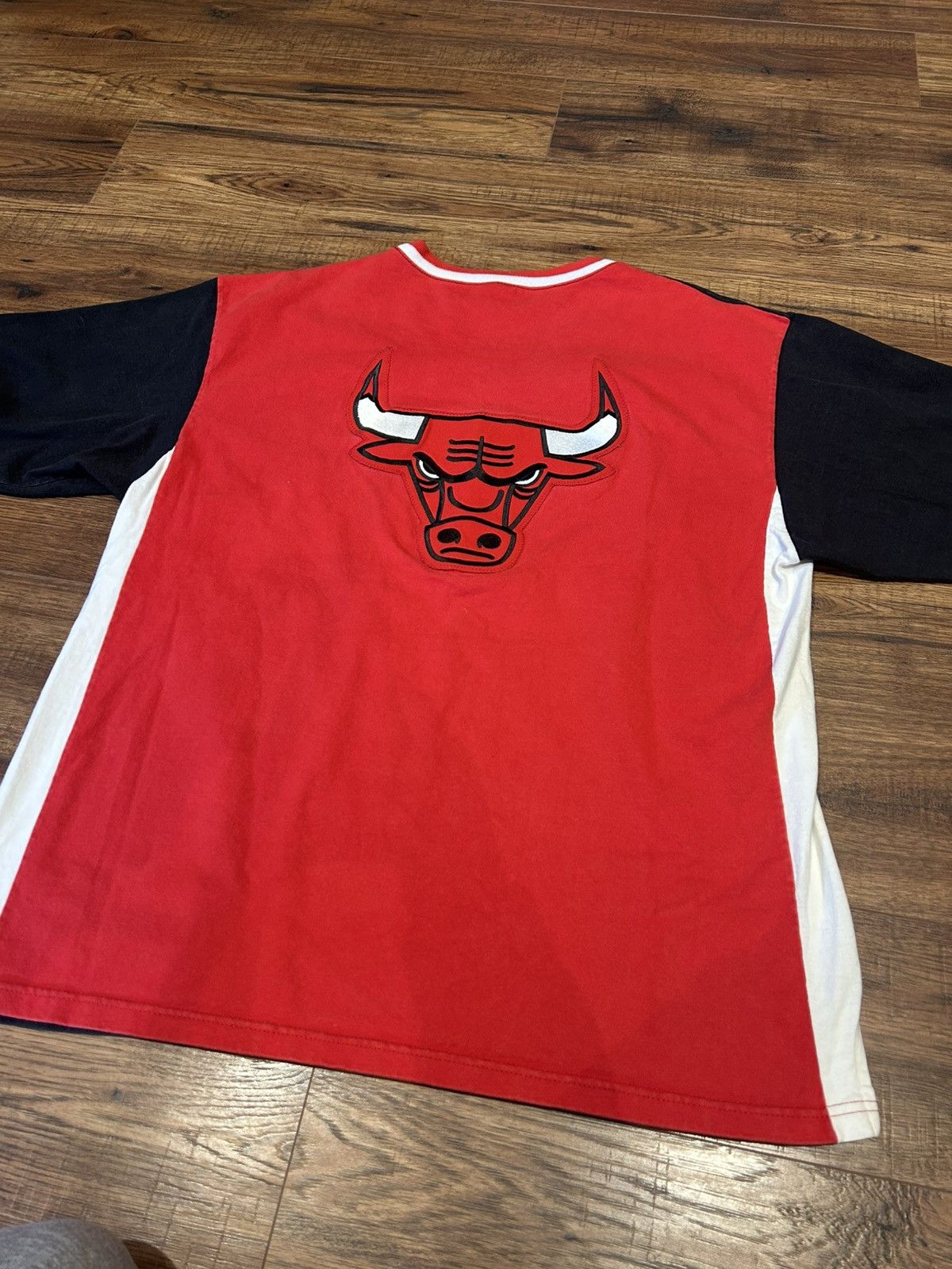 Champion Chicago Bulls 90’s Vintage Champion Official Warmup Shirt Size US XL / EU 56 / 4 - 3 Thumbnail