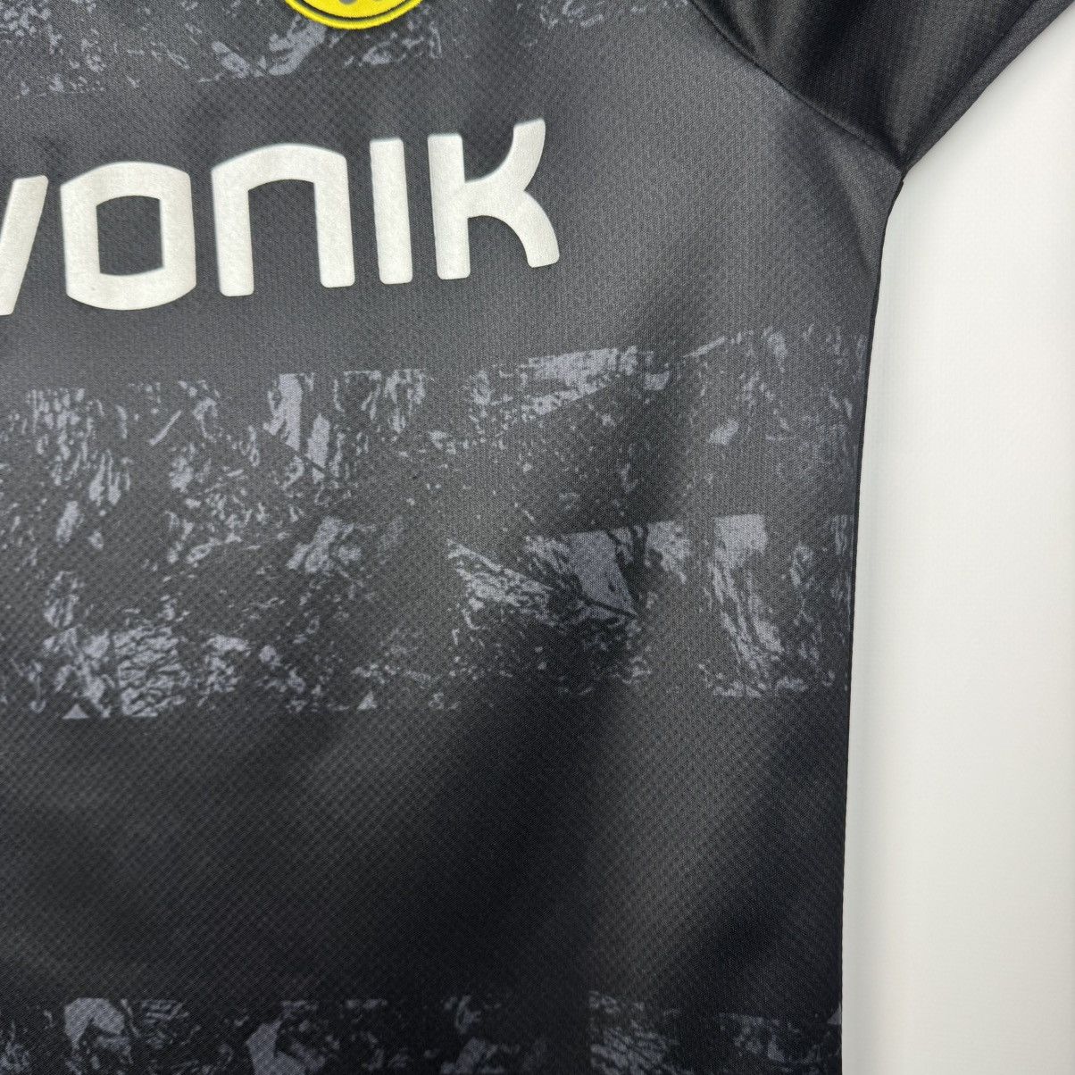 Puma BORUSSIA DORTMUND 2019 2020 AWAY SOCCER JERSEY #11 REUS Size US L / EU 52-54 / 3 - 13 Thumbnail