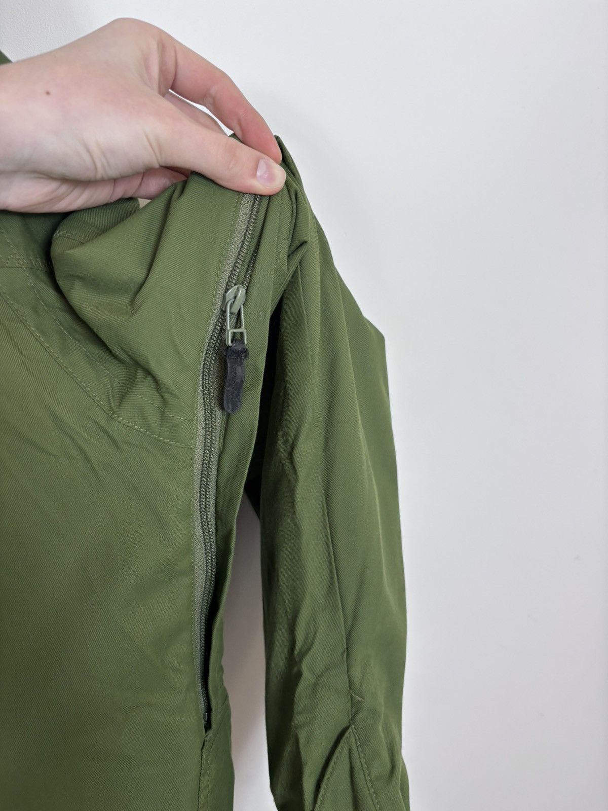 Oakley Vintage Oakley Men’s Dark Green Technical Ski Jacket Size US XL / EU 56 / 4 - 23 Thumbnail