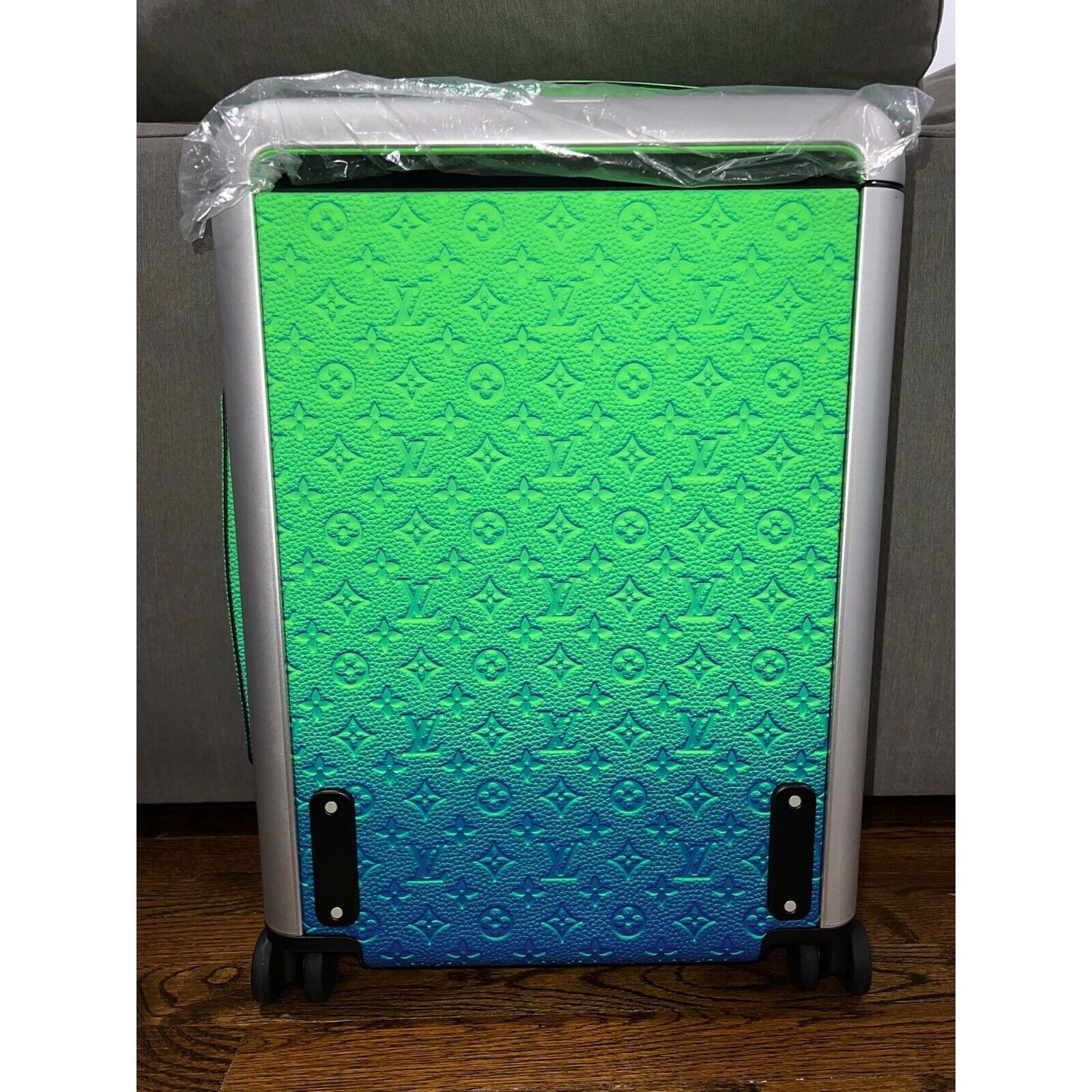 Louis Vuitton Louis Vuitton Horizon Cabin Rolling Luggage Travel Bag Size ONE SIZE - 6 Thumbnail