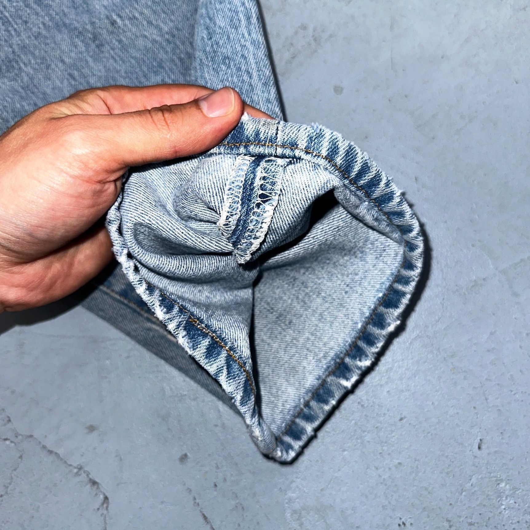 Levi's VINTAGE Levi's 501 Jeans Straight 35x32 Blue Light Wash 32x29 Denim Cotton 5-Pocket Mens Regular Size US 35 - 4 Thumbnail