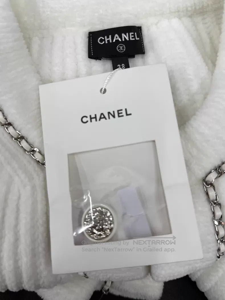Chanel Chanel White four-pocket leather chain corduroy jacket Size XS / US 0-2 / IT 36-38 - 4 Thumbnail