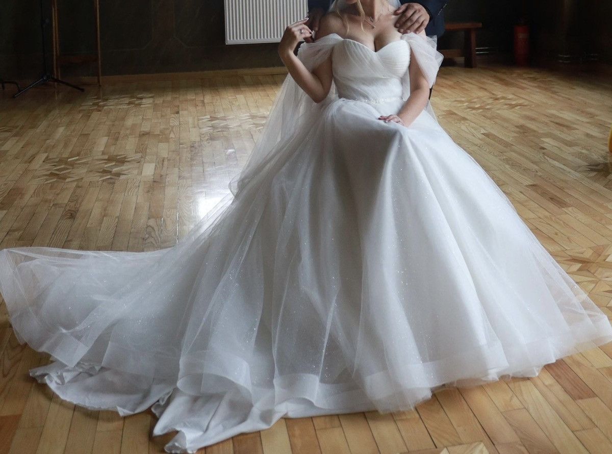 Designer Weeding dress Size ONE SIZE - 3 Thumbnail