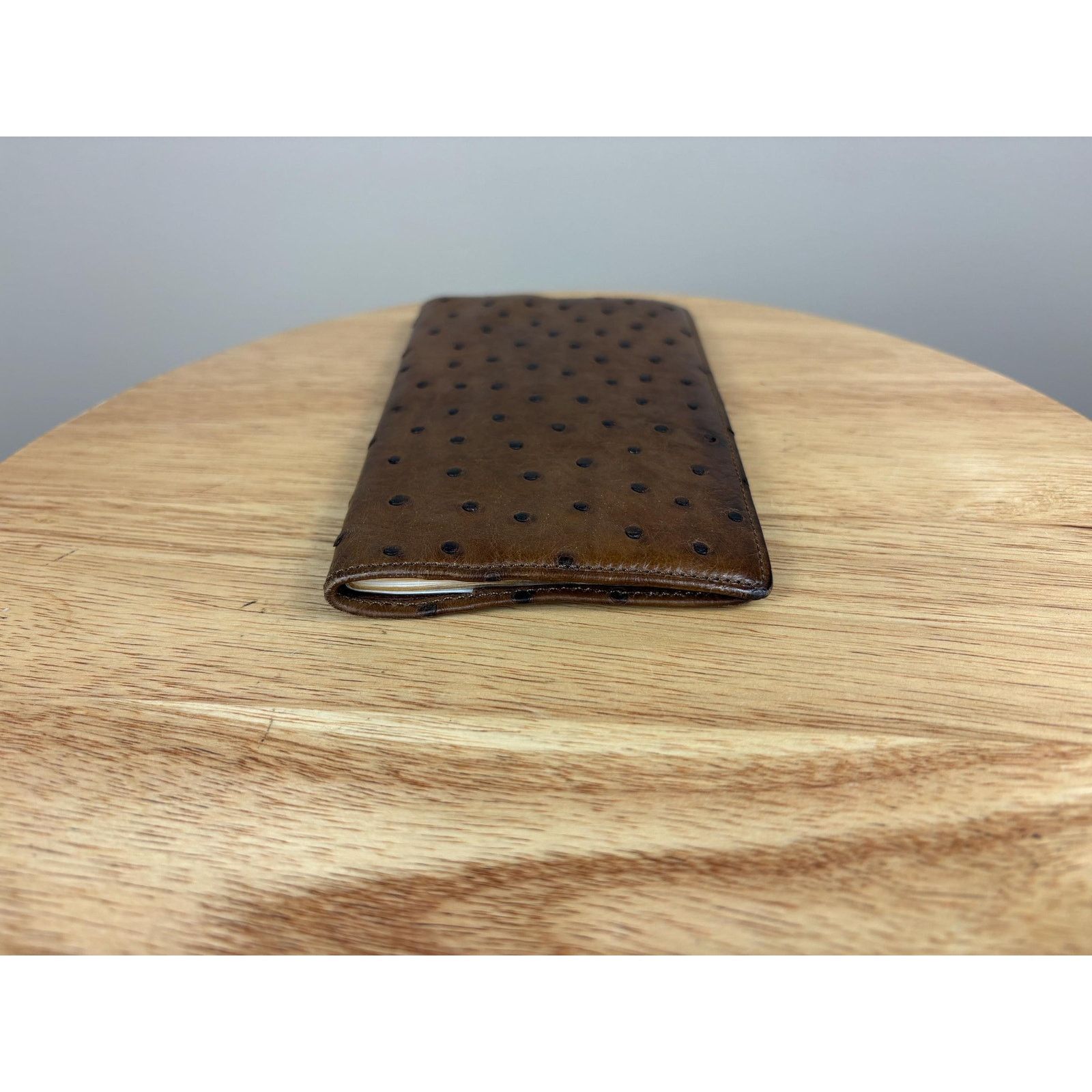 Louis Vuitton Authentic Louis Vuitton Brown Ostrich Check-book Cover Size ONE SIZE - 4 Thumbnail