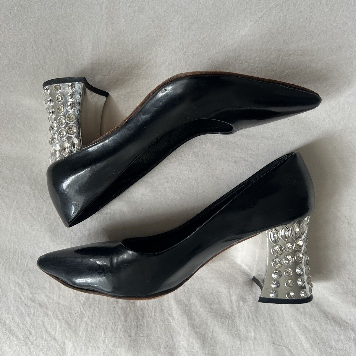 Miu Miu Miu Miu Black patent leather Swarovski crystal block heel Size US 5 / IT 35 - 1 Thumbnail