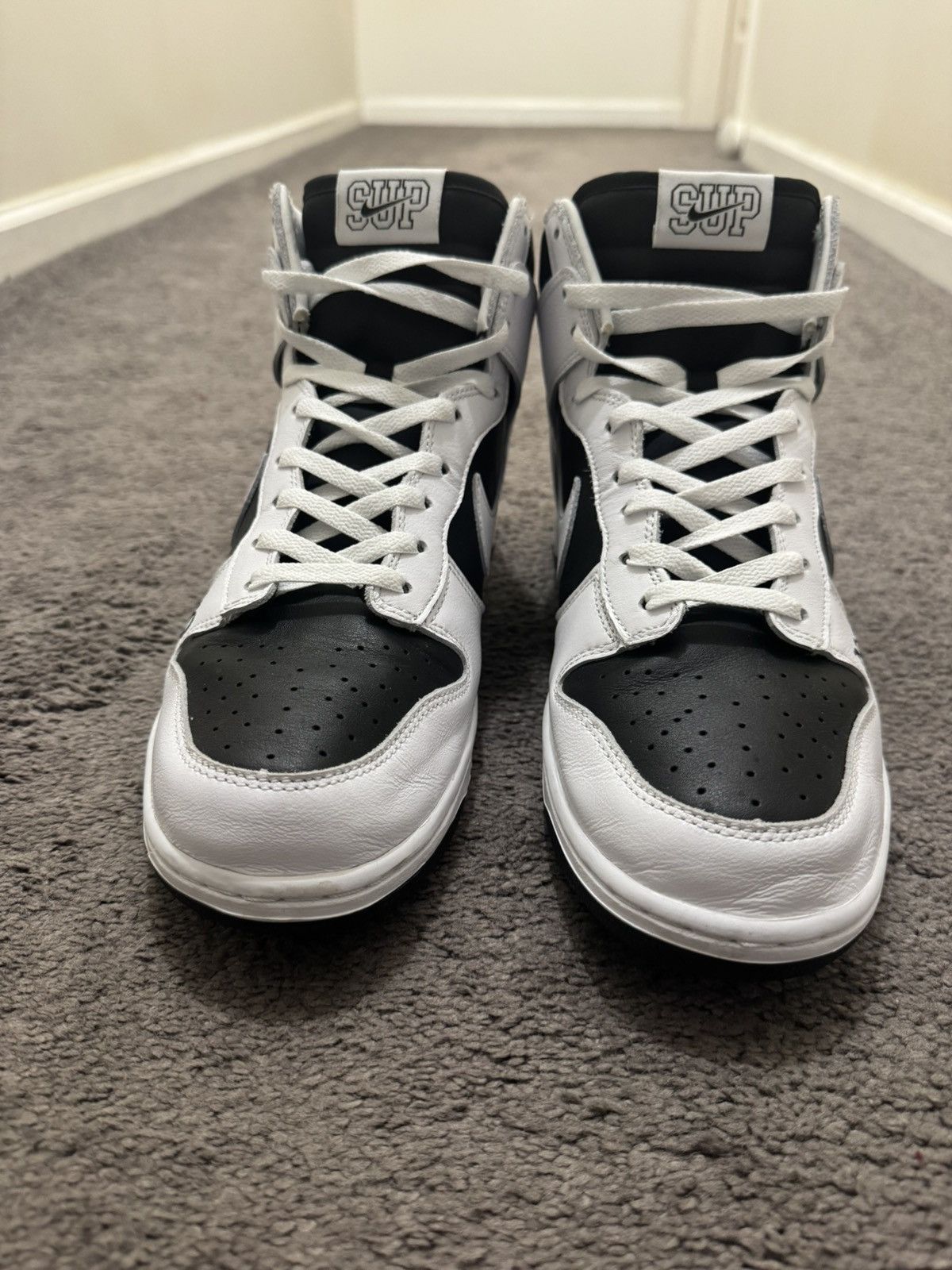 Nike × Supreme Supreme x Dunk High SB ‘By Any Means - Stormtrooper’ Size US 12 / EU 45 - 3 Thumbnail