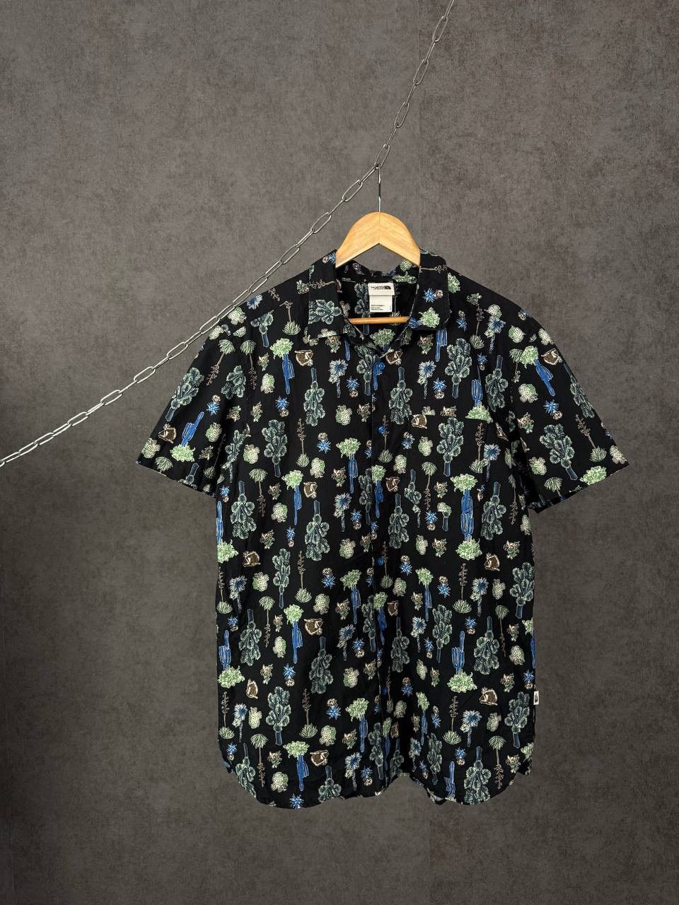The North Face TNF The North Face outdoor Hawaiian shirt Size US L / EU 52-54 / 3 - 1 Thumbnail