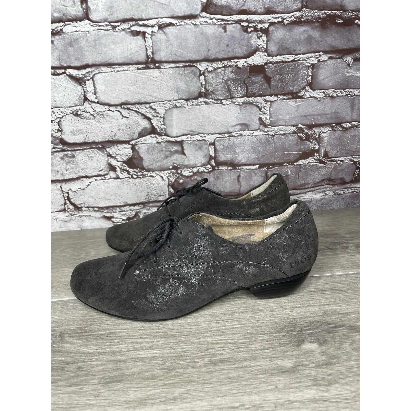 Other Taos Gray Suede Cobbler Lace Up Oxford Metallic Floral Women Size US 7.5 / IT 37.5 - 1 Thumbnail
