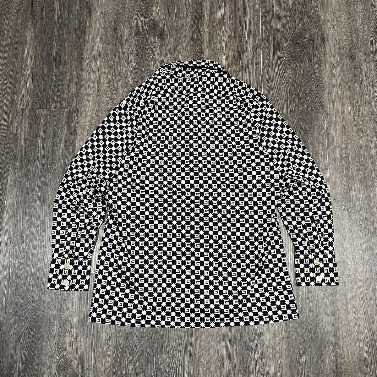 Givenchy 90s Givenchy For Chesa Shirt Monochrome Geometric Logo Size US L / EU 52-54 / 3 - 6 Thumbnail
