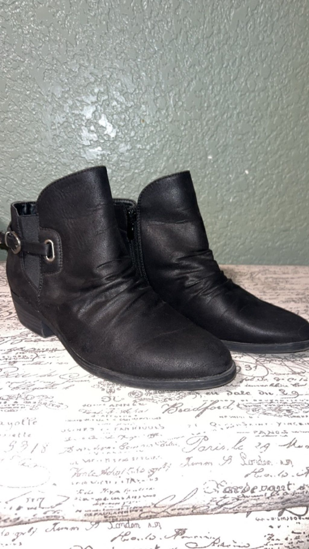 Other Women's Global Win Black Ankle Boots & Booties Size 6.5 Size US 6.5 / IT 36.5 - 1 Thumbnail
