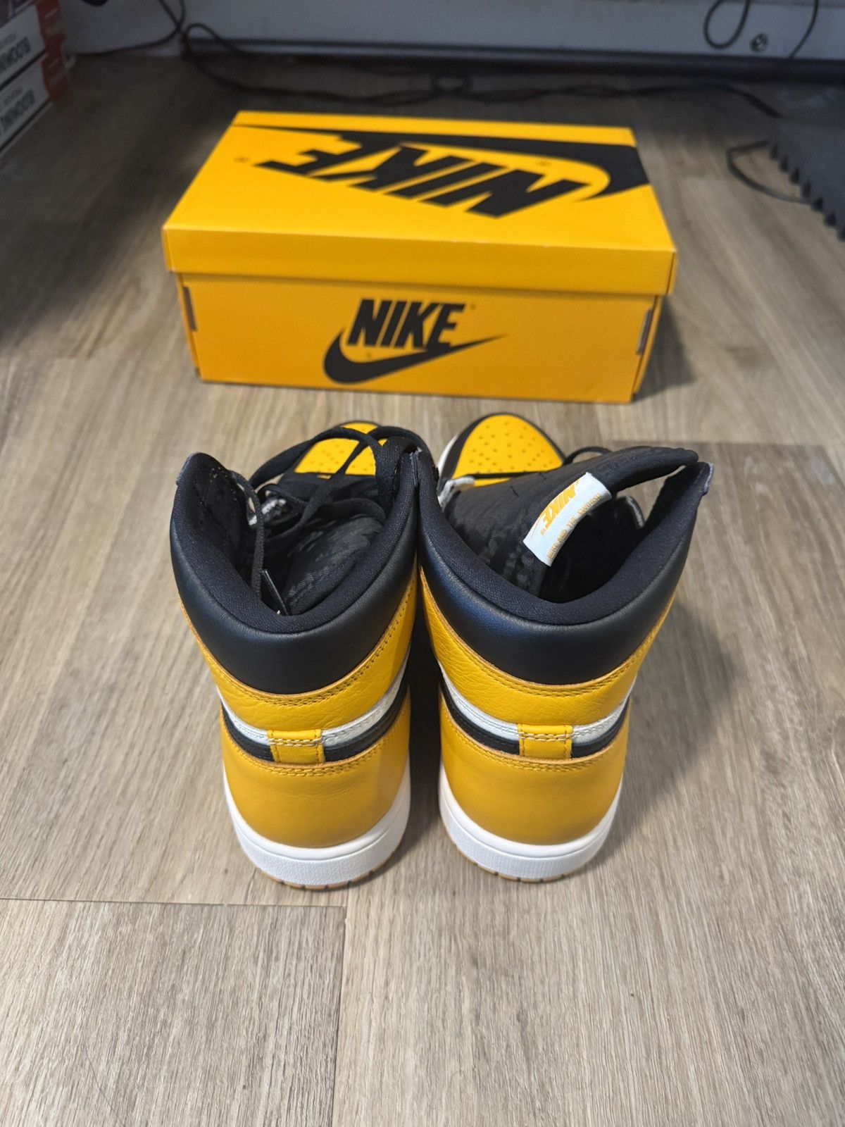 Nike Air Jordan High OG Yellow Toe Size US 8 / EU 41 - 6 Thumbnail