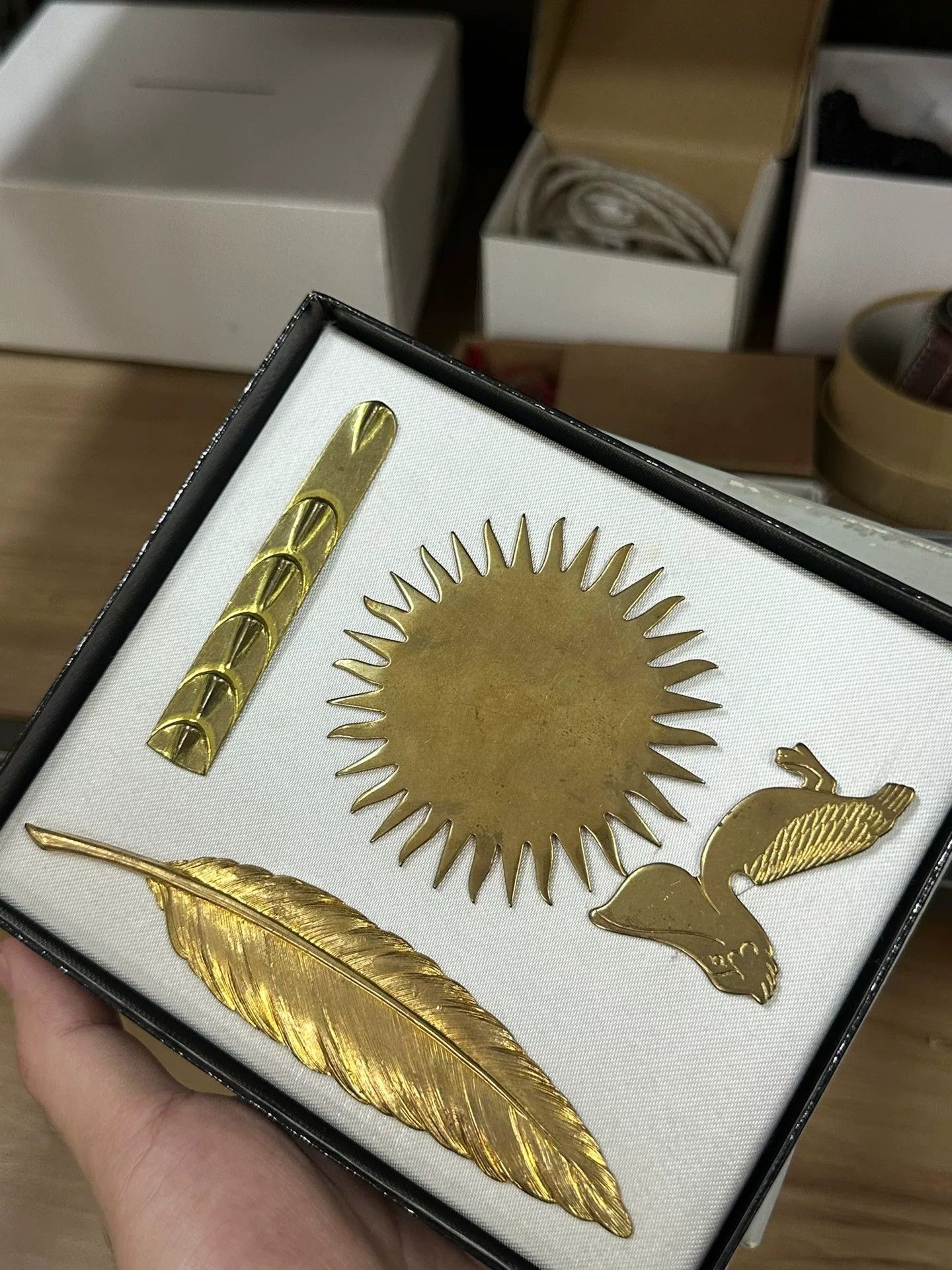Yohji Yamamoto Yohji Yamamoto Gold Feather Duck Badge 4-Piece Size ONE SIZE - 1 Thumbnail
