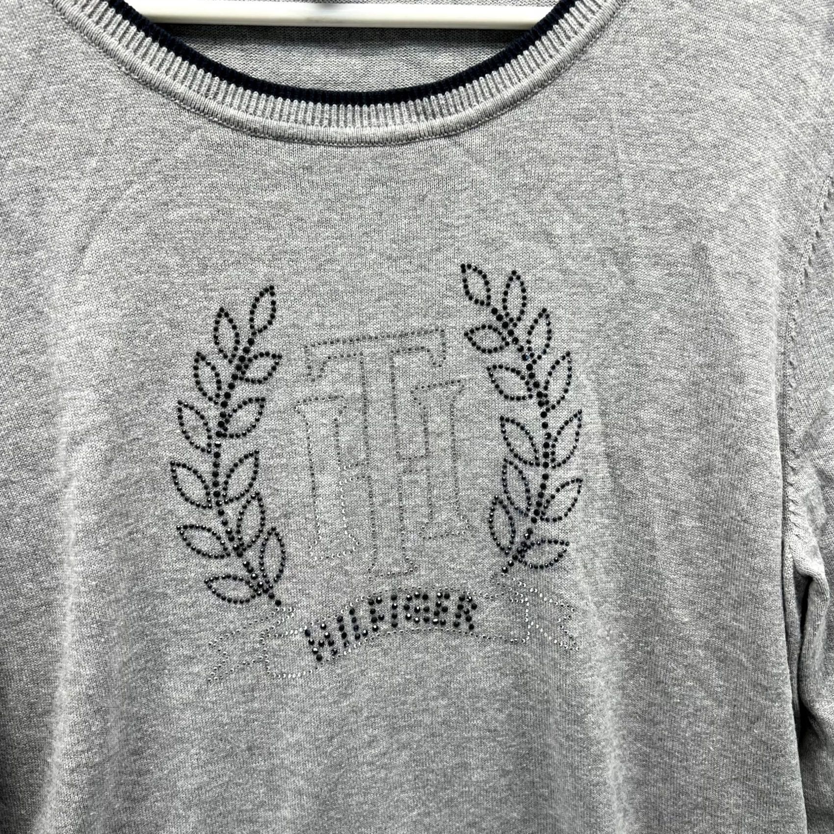 Tommy Hilfiger Tommy Hilfiger Shirt Womens XL Gray Long Sleeve Pullover Fleece TH Floral Logo Size XL / US 12-14 / IT 48-50 - 3 Thumbnail