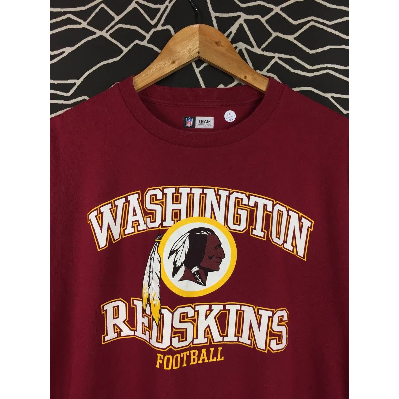 NFL × Sports Specialties NFL Team Apparel Washington Redskins Football Logo Tee Size US L / EU 52-54 / 3 - 3 Thumbnail