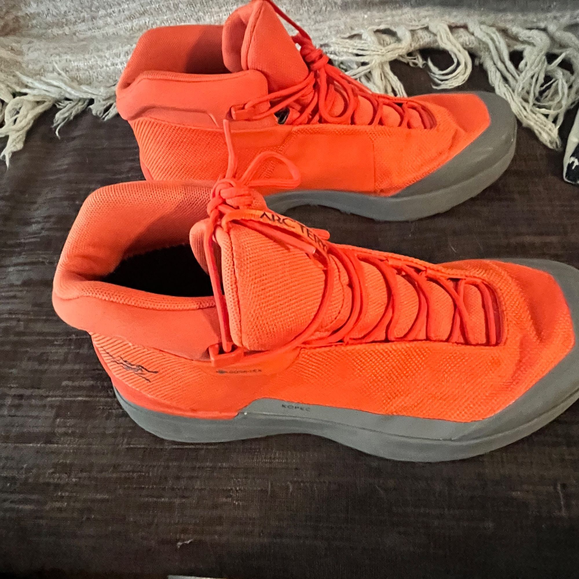 Arc'teryx ARC'TERYX Men's Kopec Mid GTX Boot in Orange Size 8 Size US 8 / EU 41 - 4 Thumbnail