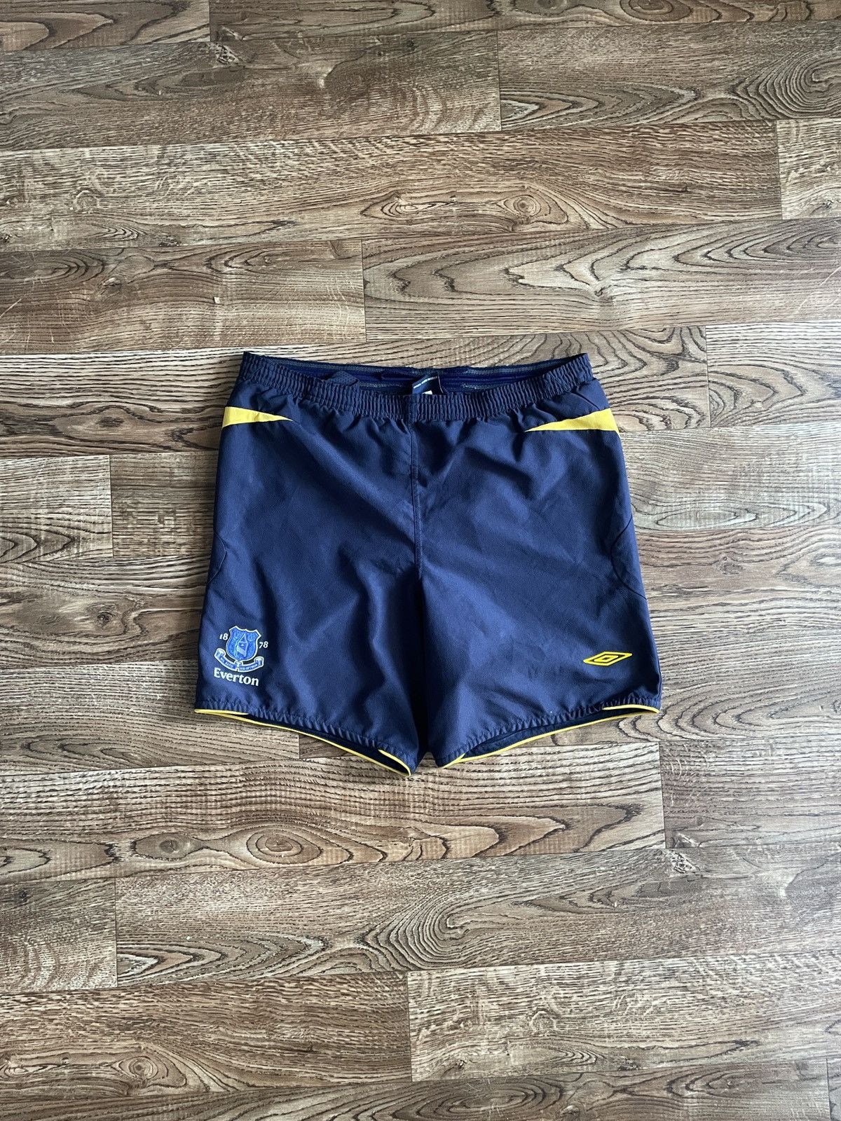 Umbro × Vintage EVERTON FC VINTAGE UMBRO FC FOOTBALL SOCCER SHORTS Size US 33 - 1 Thumbnail