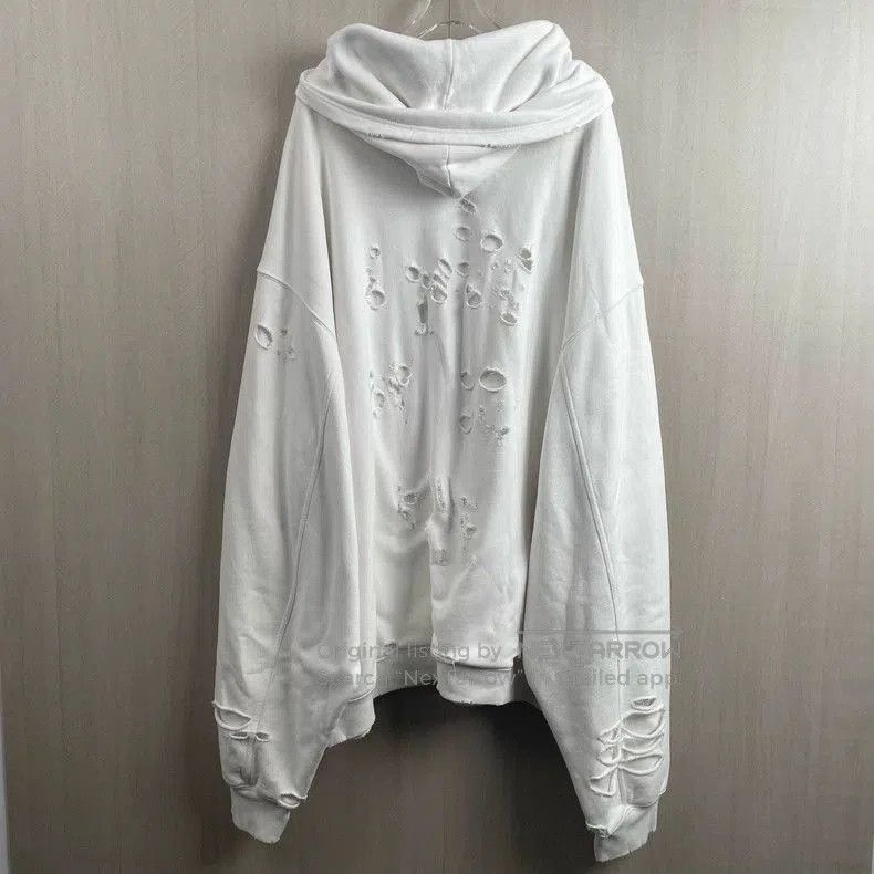 Balenciaga Balenciaga Distressed Logo Sweatshirt. Size US M / EU 48-50 / 2 - 2 Thumbnail