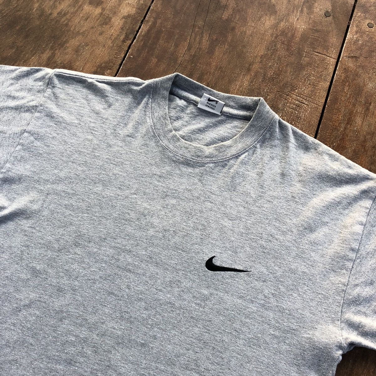 Nike Vintage Thrashed Faded Nike Rare T Shirt Size US M / EU 48-50 / 2 - 1 Thumbnail