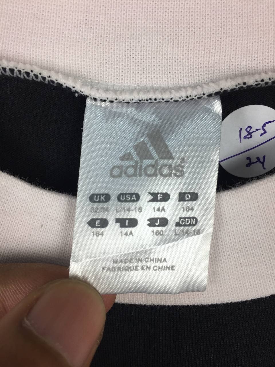 Adidas Adidas Three Stripes Small Logo Sportswear Tee Size US S / EU 44-46 / 1 - 11 Thumbnail