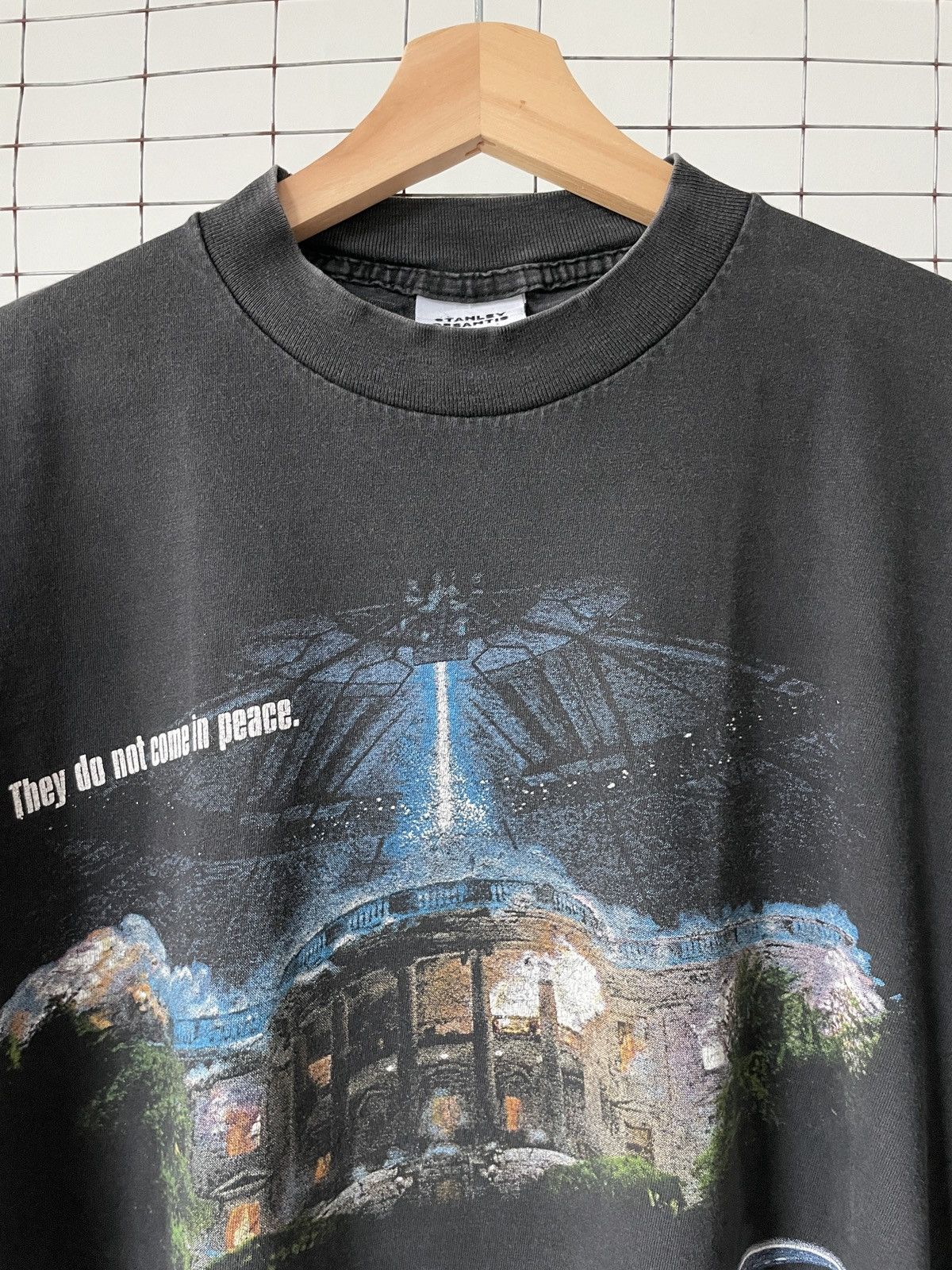 Vintage Vintage Independence Day Movie T-Shirt Size US XL / EU 56 / 4 - 2 Thumbnail