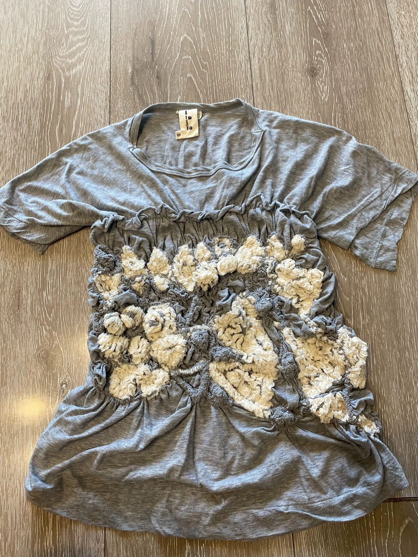 COMME des GARCONS Gray Pleated Short Sleeve Top