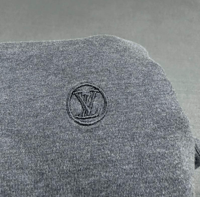 Louis Vuitton Louis Vuitton short-sleeve T-shirt Size US M / EU 48-50 / 2 - 8 Thumbnail