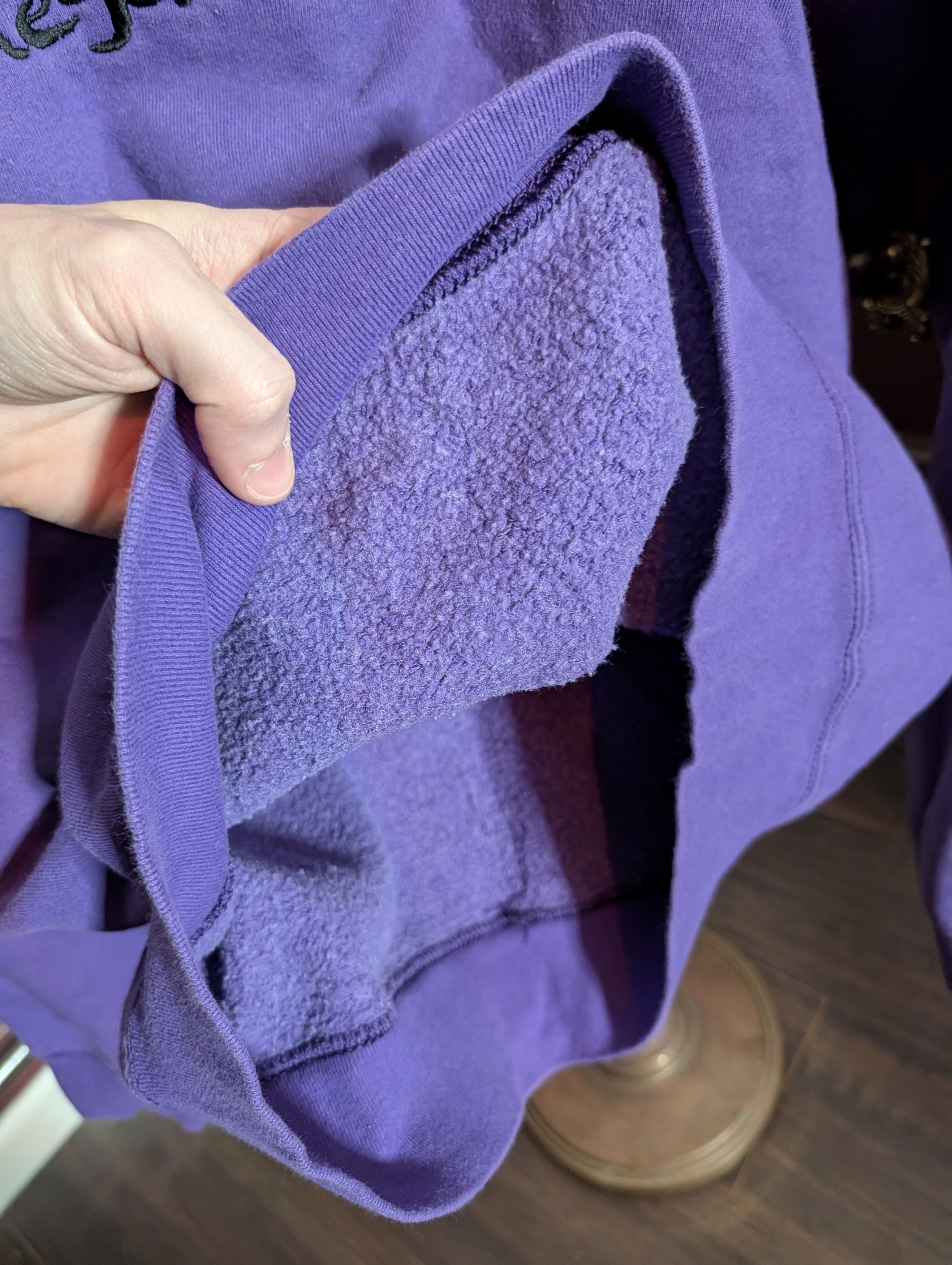 Fruit Of The Loom VTG 90s Mohegan Sun casino purple heavy cotton swtshirt Size US XL / EU 56 / 4 - 9 Thumbnail