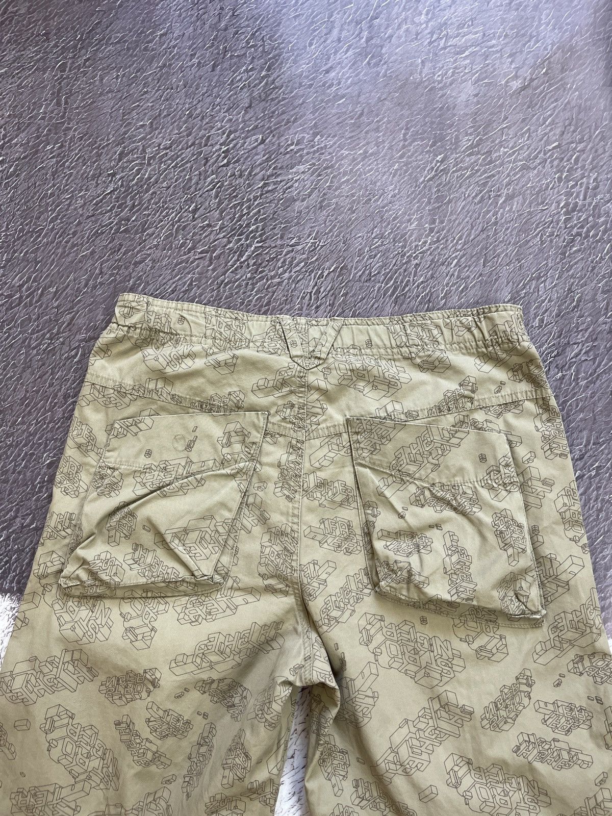 Nike Nike vintage y2k multi logo beige utility cargo shorts Size US 30 / EU 46 - 11 Thumbnail