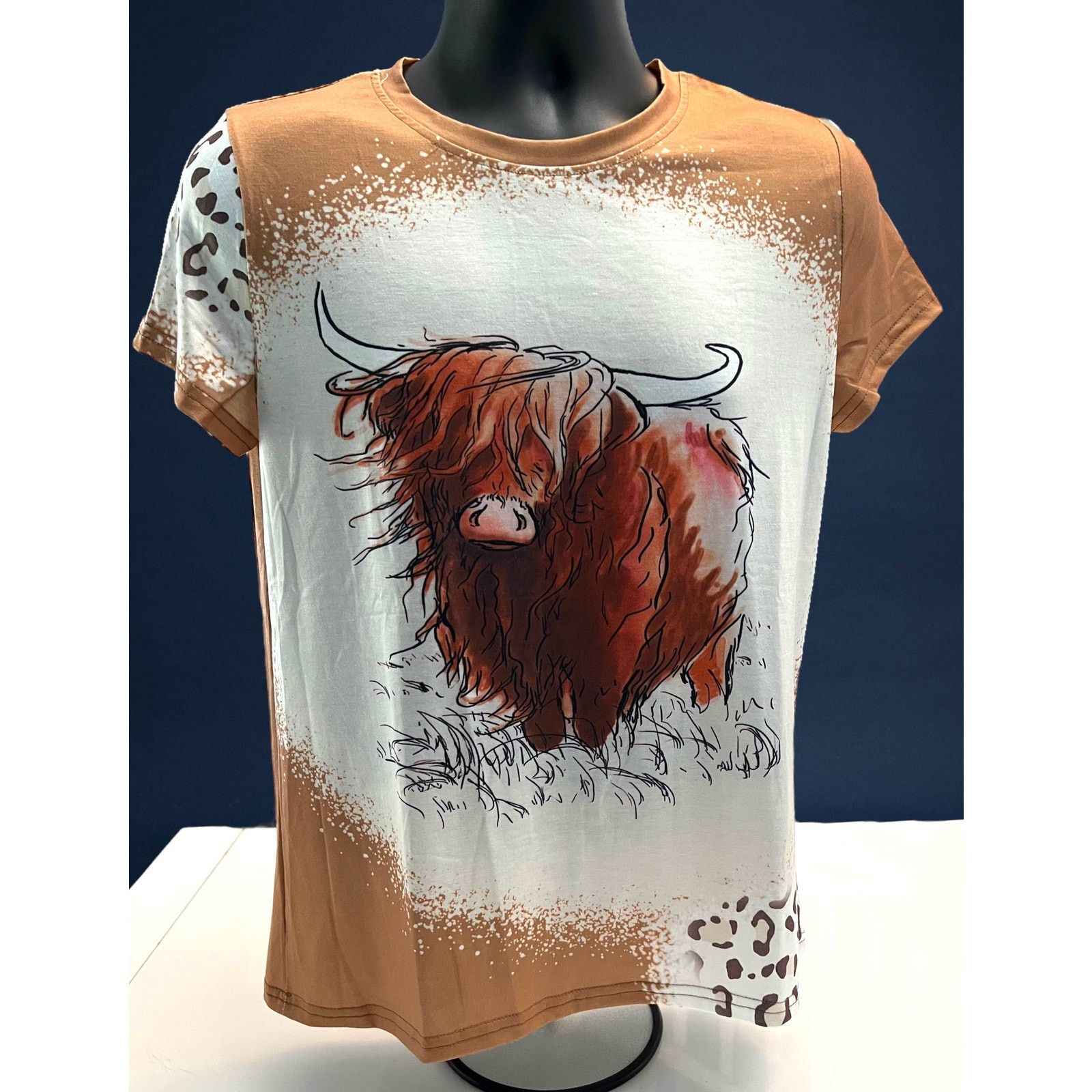 Other Highland Cow Graphic T-Shirt - Women’s Medium Short Sleeve Size M / US 6-8 / IT 42-44 - 1 Thumbnail