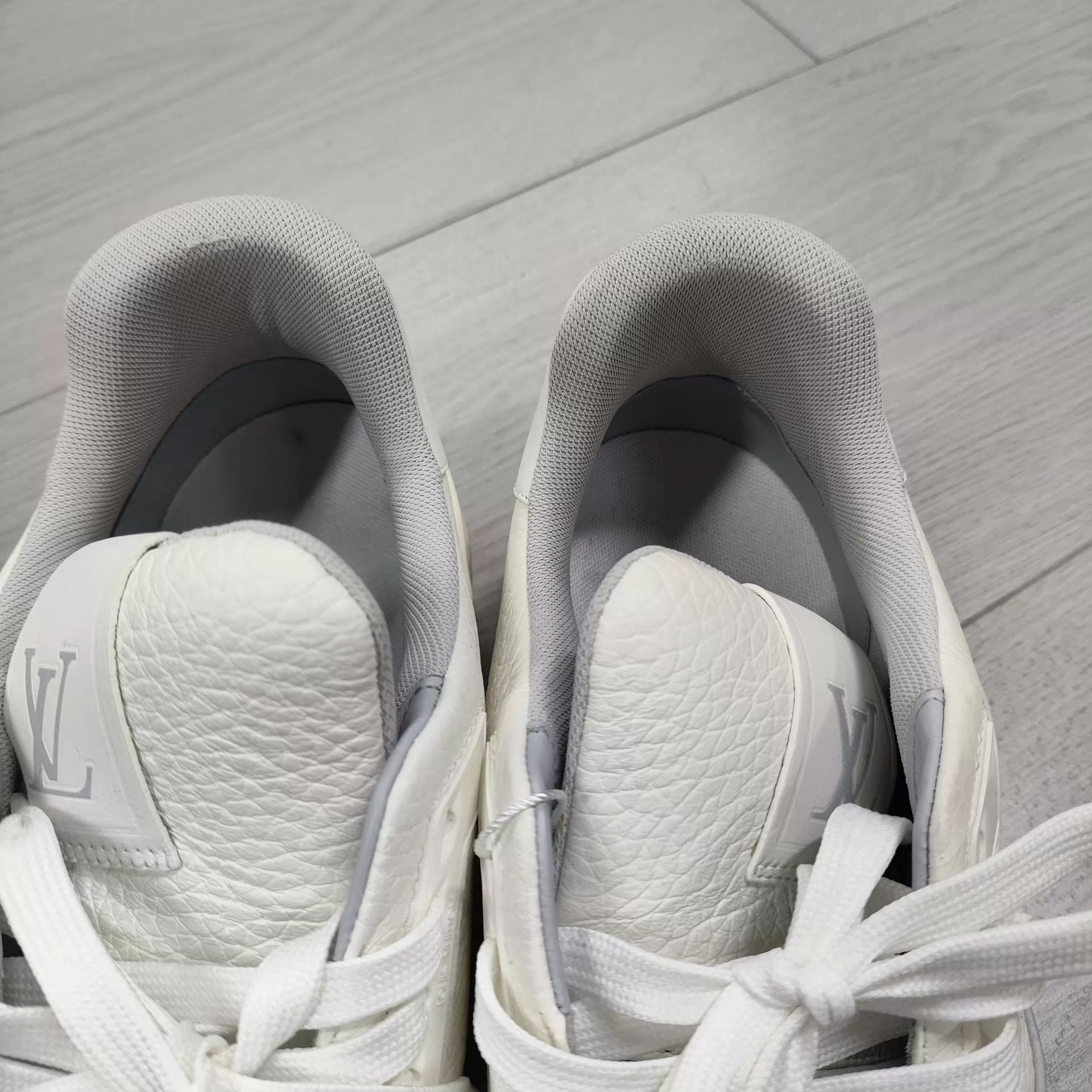 Louis Vuitton LV White Cement Trainers US8 260222ZLP9K07 Size US 8 / EU 41 - 2 Thumbnail