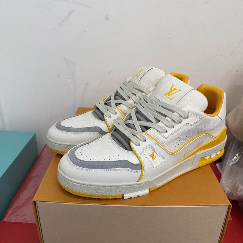 Louis Vuitton Louis Vuitton Classic Trainer Low-Top Sneakers 0079 Size US 10.5 / EU 43-44 - 1 Thumbnail