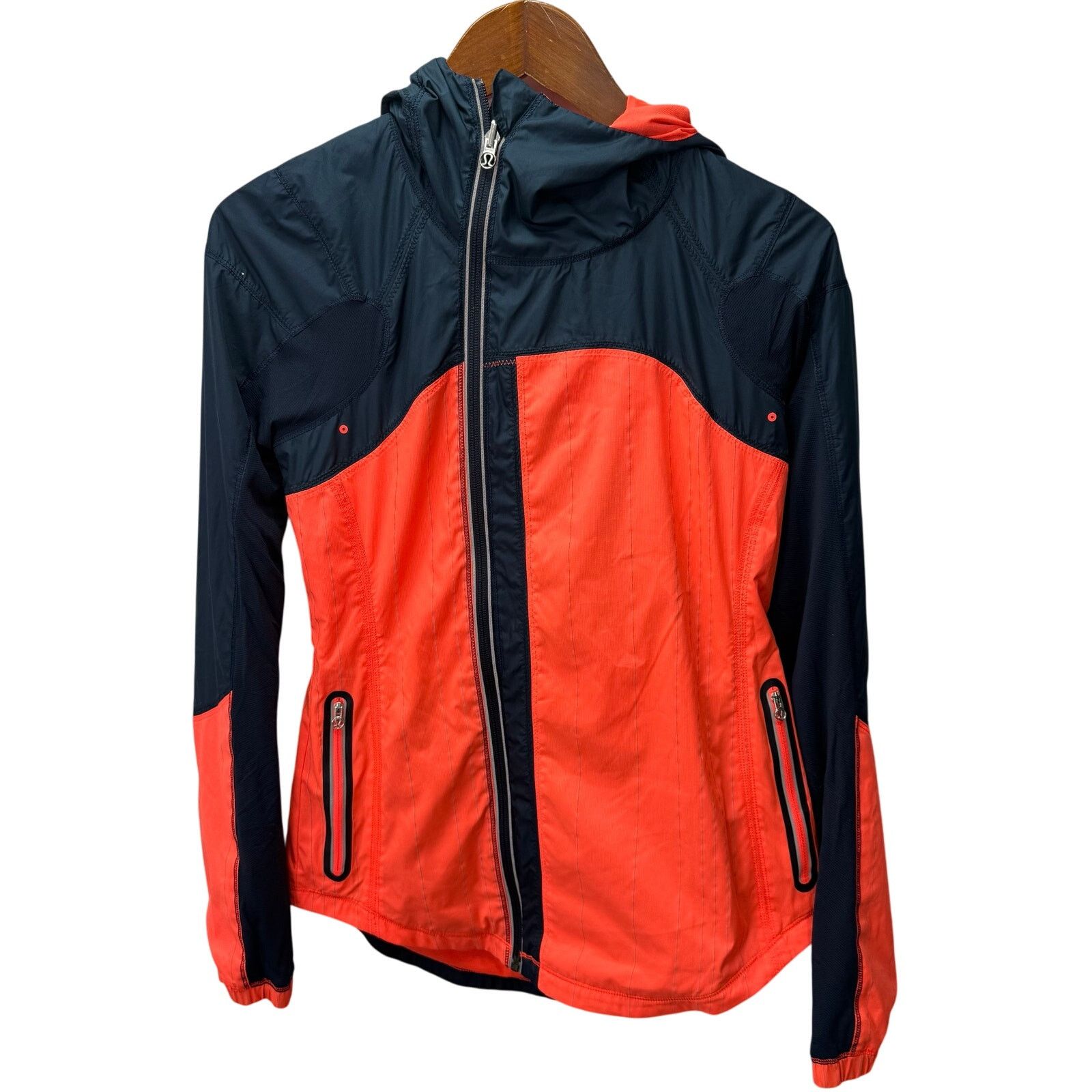 Lululemon Lululemon Get Up and Glow Running Jacket sz 4 Full Zip #H4 Size S / US 4 / IT 40 - 1 Thumbnail