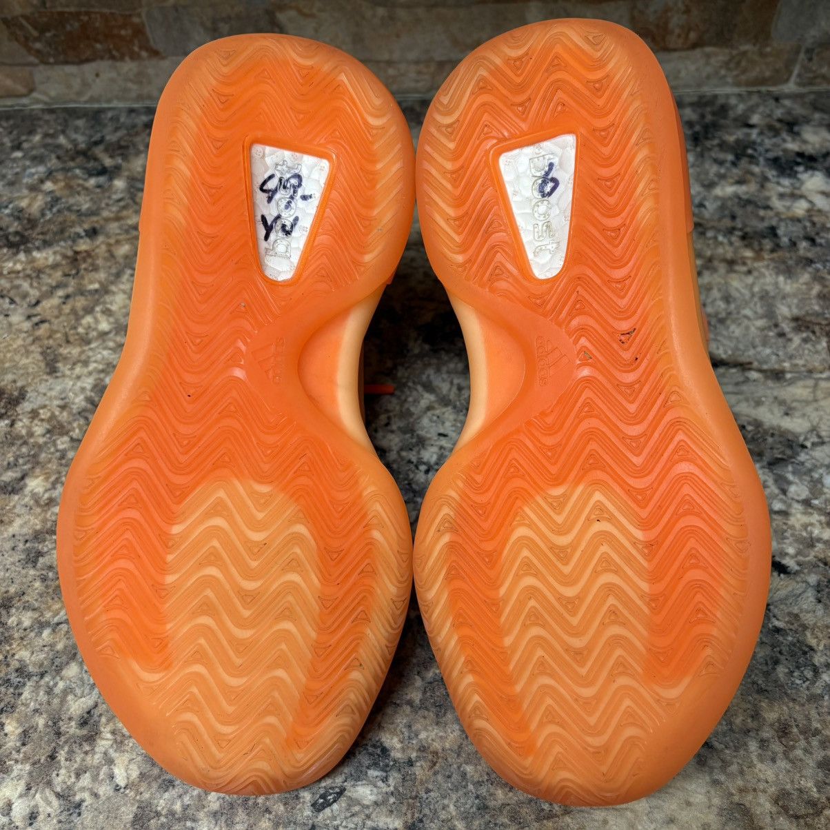 Yeezy Adidas Yeezy Quantum Hi-Res Orange Size 5 Size US 5 / EU 37 - 8 Thumbnail