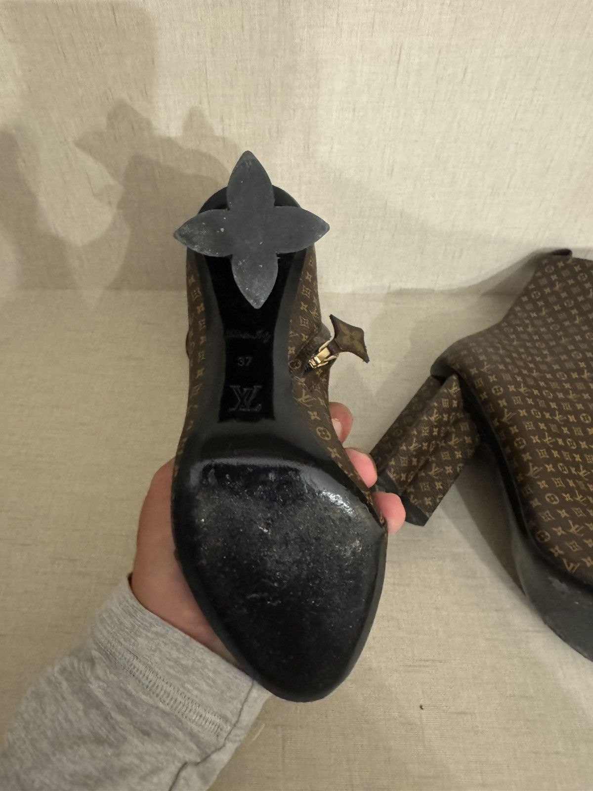 Louis Vuitton Luis Vuitton Nano Monogram Silhouette Ankle Boots Size 37 Size US 7 / IT 37 - 10 Thumbnail