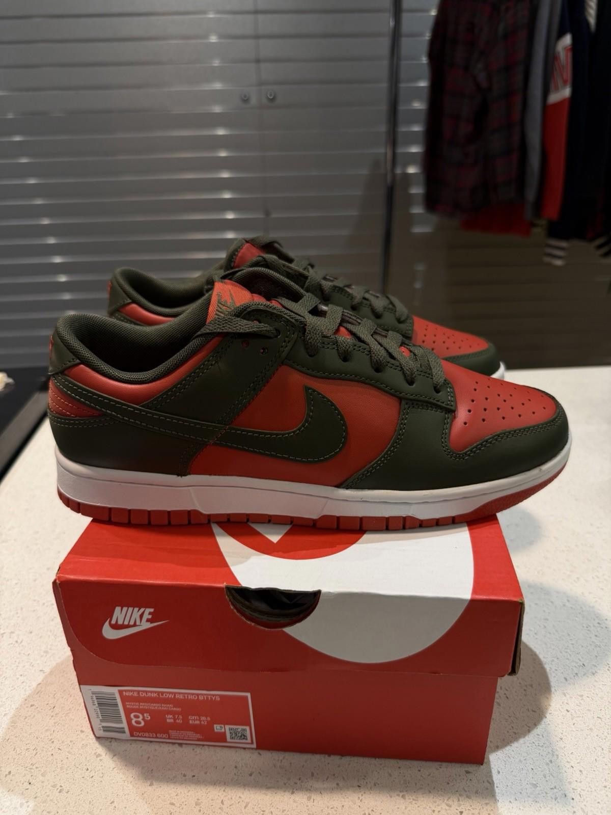 Nike Dunk Low Cargo Khaki Mystic Red Men Size 8.5 Authentic