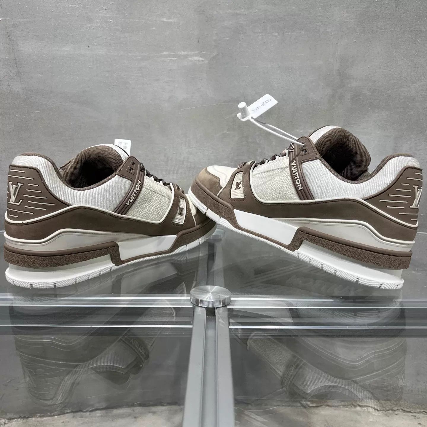 Louis Vuitton LV Trainer Taupe Gradient UK7.5 Original Box Size US 8.5 / EU 41-42 - 5 Thumbnail