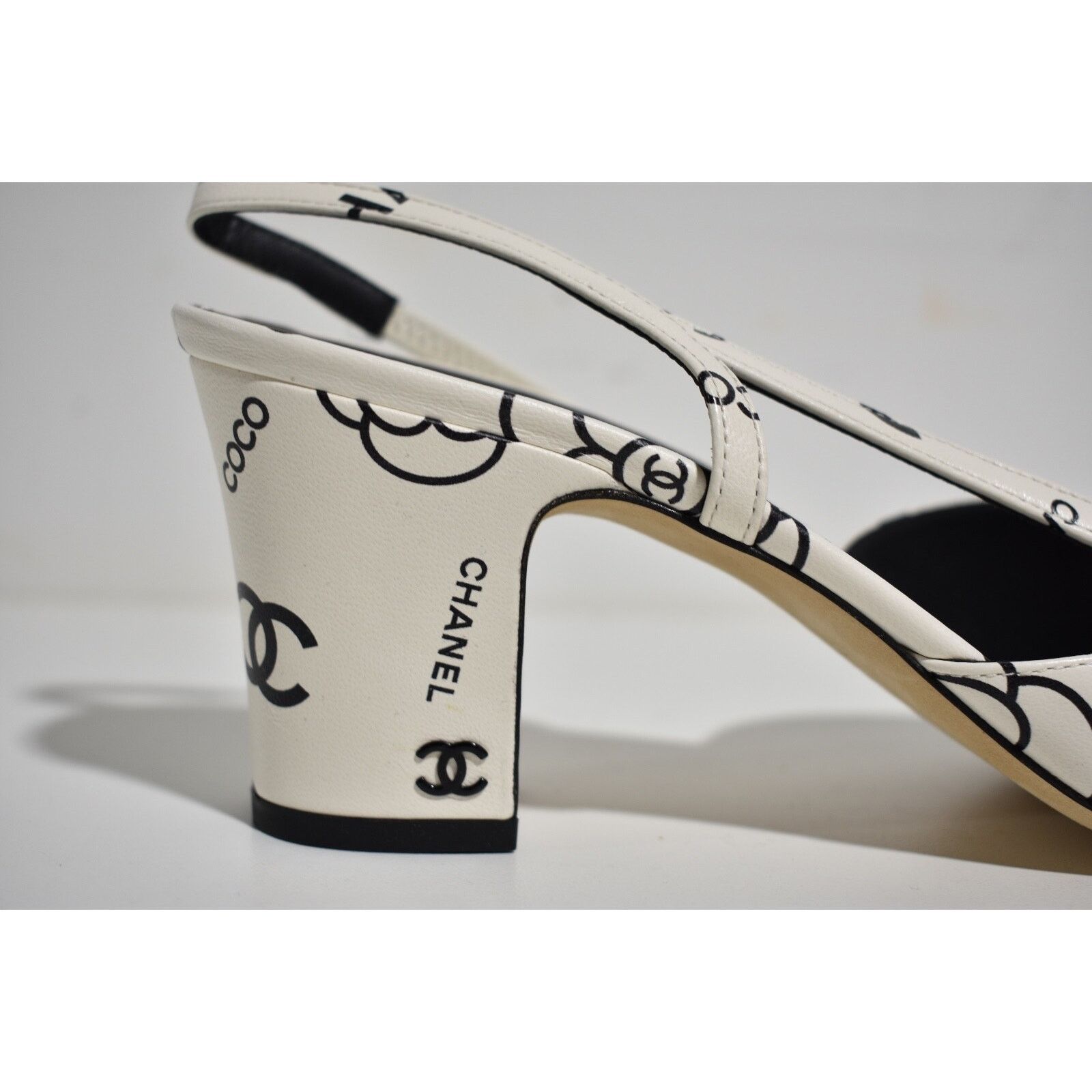 Chanel Chanel Sling White Black CC Logo Slingback Sandal Heel 37 Size US 7 / IT 37 - 4 Thumbnail