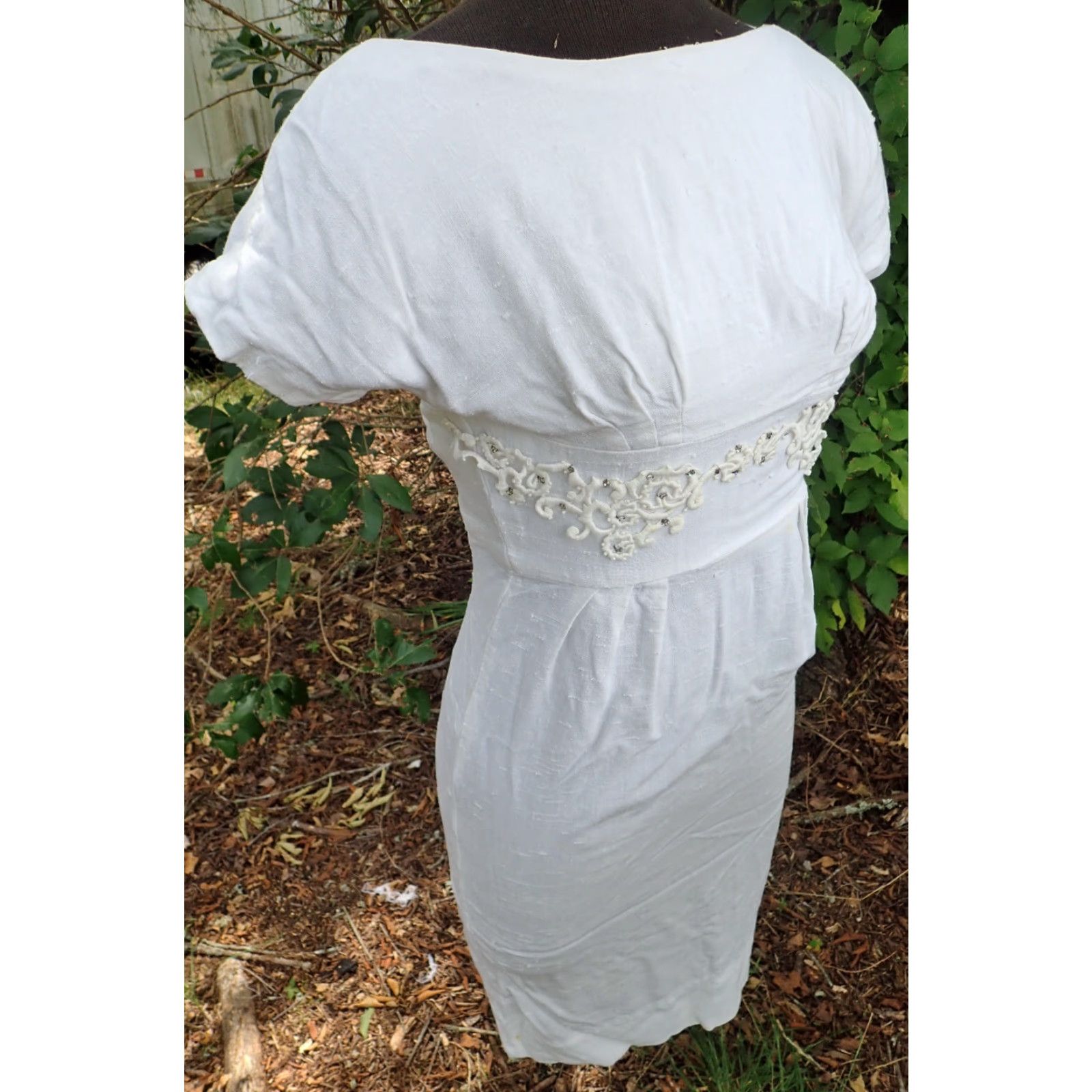 Vintage VINTAGE Parade White Dress S/S Women's XS/S Sheath Embroidered Bodice 1960s Rockabilly Dress Womens Size 4XL / US 24-26 - 2 Thumbnail