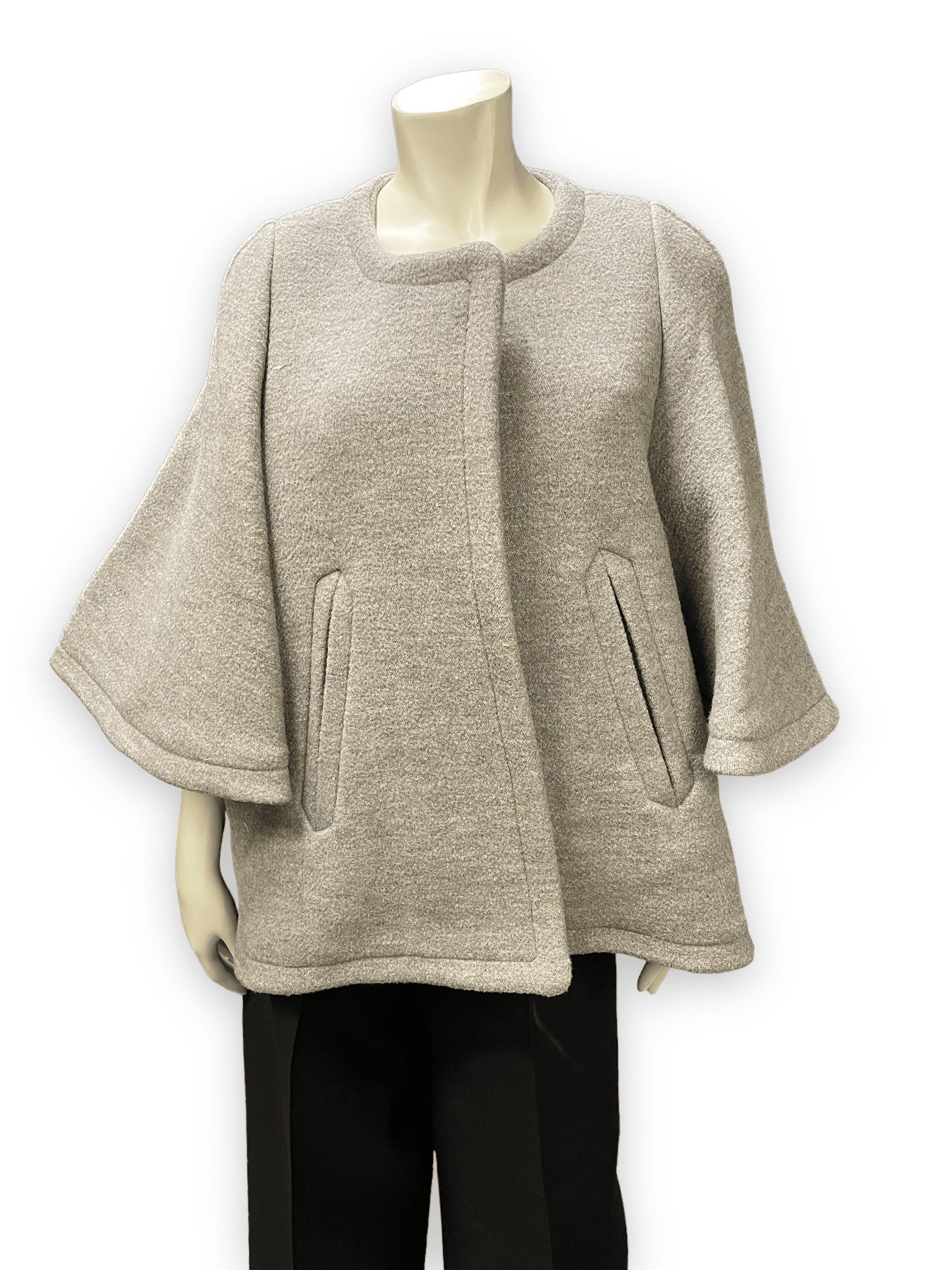 Chloe Vintage Chloe Designer Grey Capelet With Toggles Size L Size L / US 10 / IT 46 - 1 Thumbnail