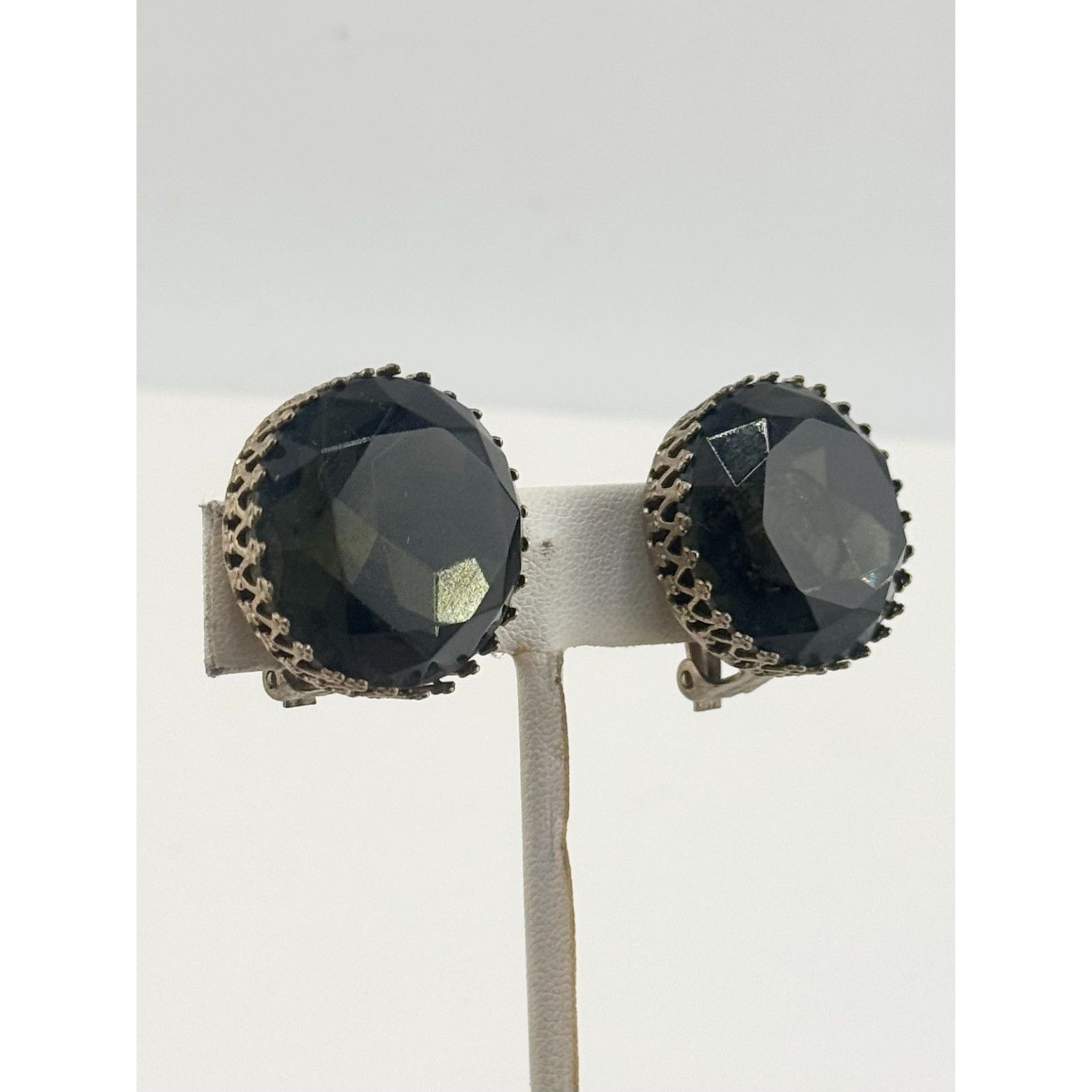 Vintage Vintage faceted glass rhinestone circle clip on earrings Size ONE SIZE - 3 Thumbnail