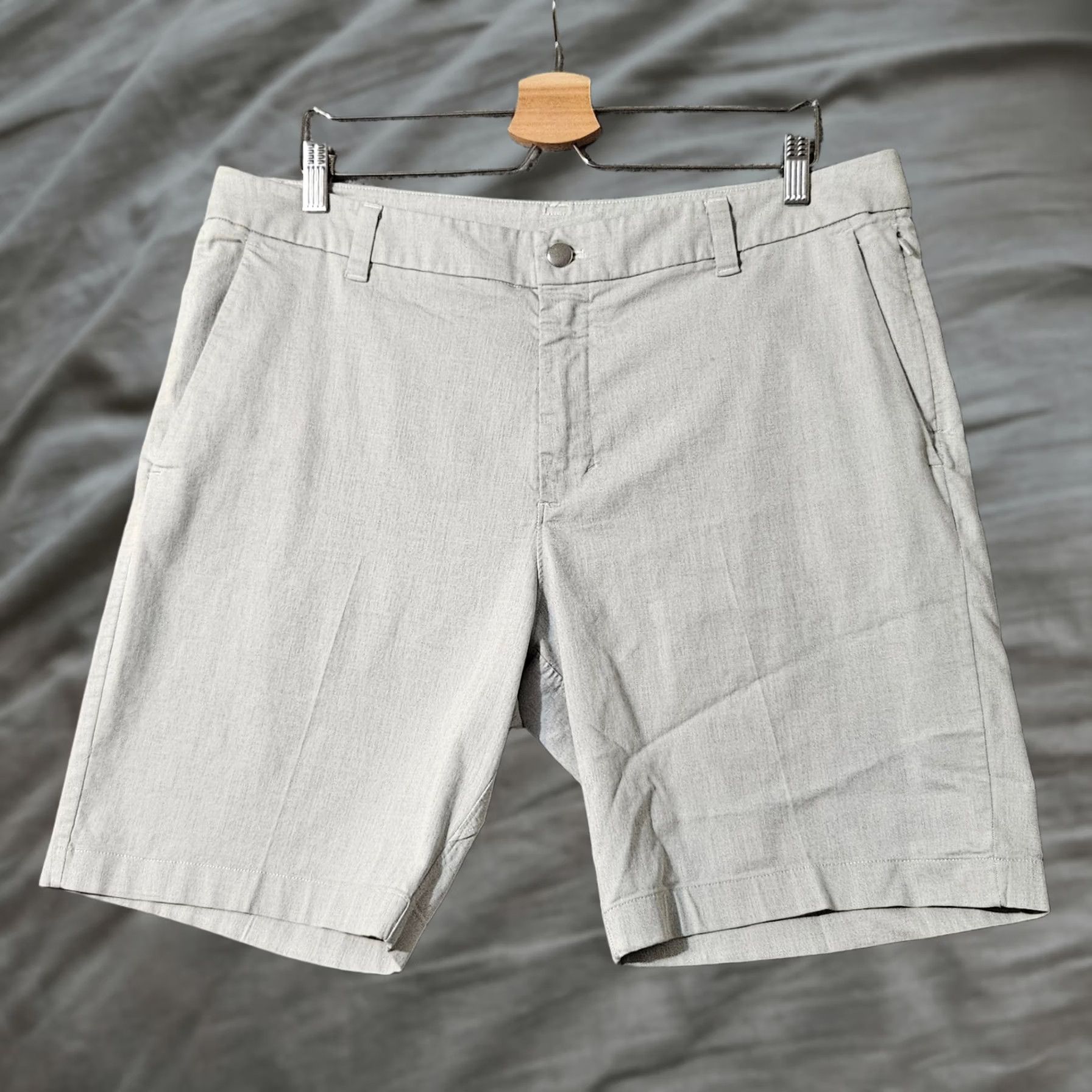 Lululemon Lululemon Commission Short Chino Gray Size 36 9" Qwick Oxford M7AK7S Size US 36 / EU 52 - 1 Thumbnail