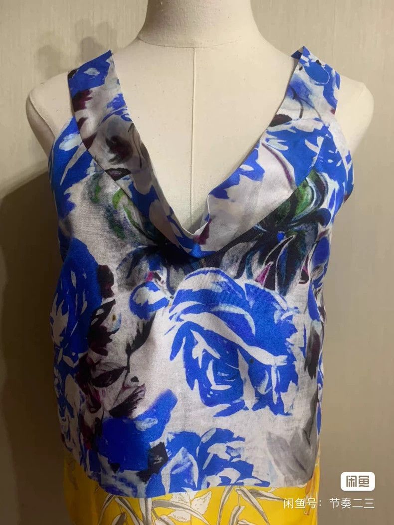 Dries Van Noten Dries Van Noten size:36 Blue printed silk top Size M / US 6-8 / IT 42-44 - 4 Thumbnail