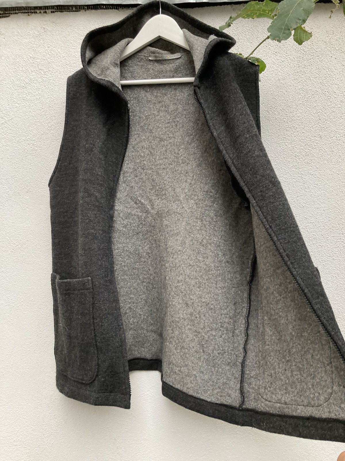 Mandarina Duck 90s Mandarina Duck wool hooded vest Size US L / EU 52-54 / 3 - 6 Thumbnail