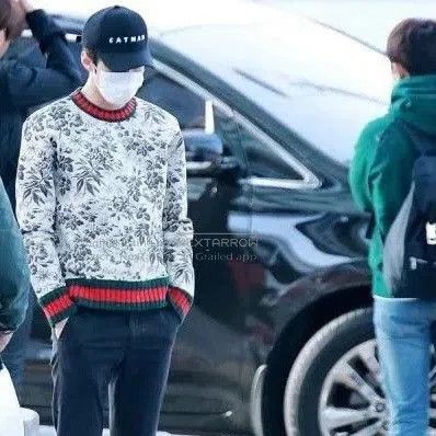 Gucci gucci floral pattern cotton sweatshirt size m. Size M / US 6-8 / IT 42-44 - 8 Thumbnail