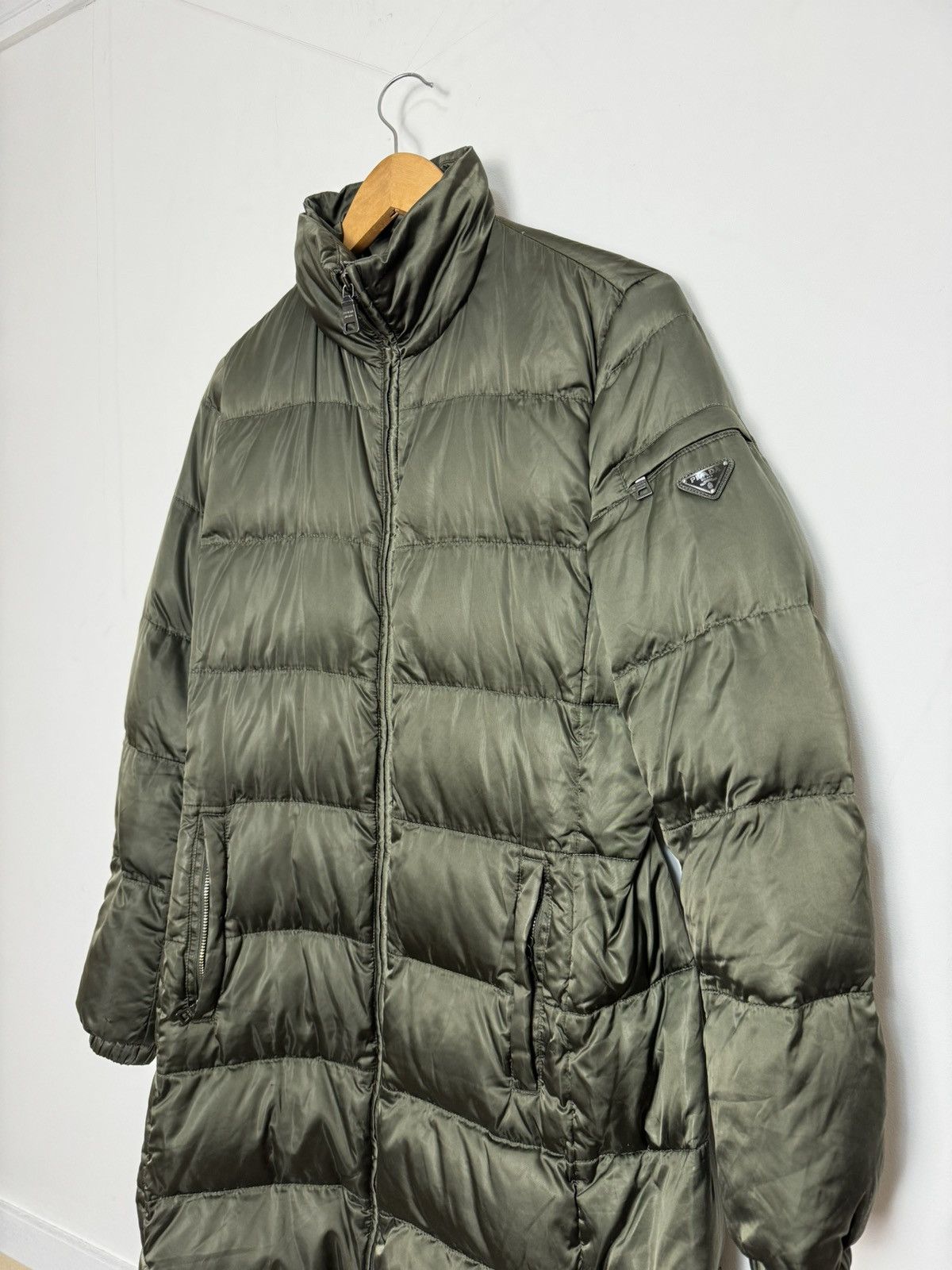 Prada Prada puffer jacket down luxury olive with logo Size M / US 6-8 / IT 42-44 - 3 Thumbnail