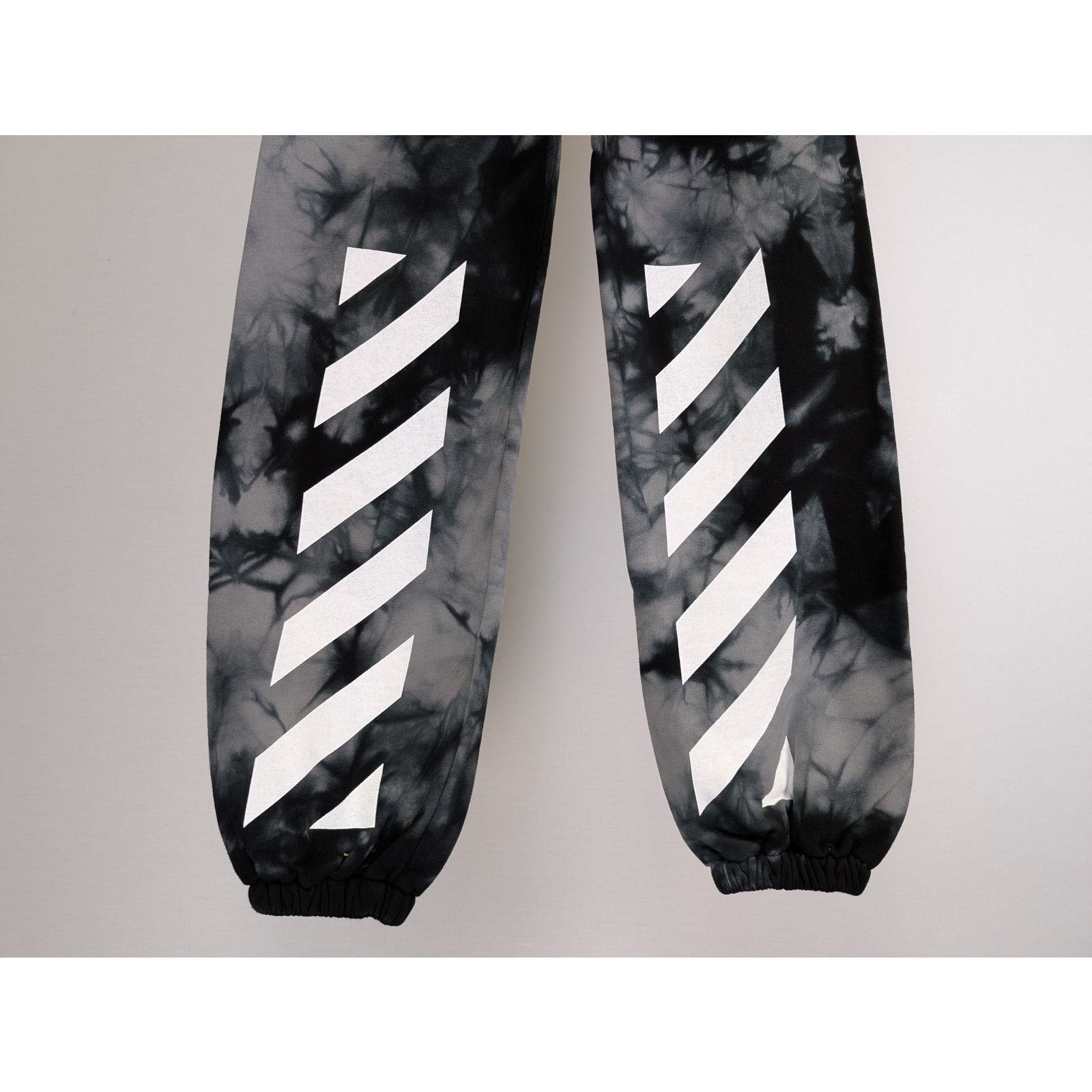 Off-White o1rshd1 Diag Tie Dye Slim Sweatpant Warm in Grey/White Size US 30 / EU 46 - 10 Thumbnail